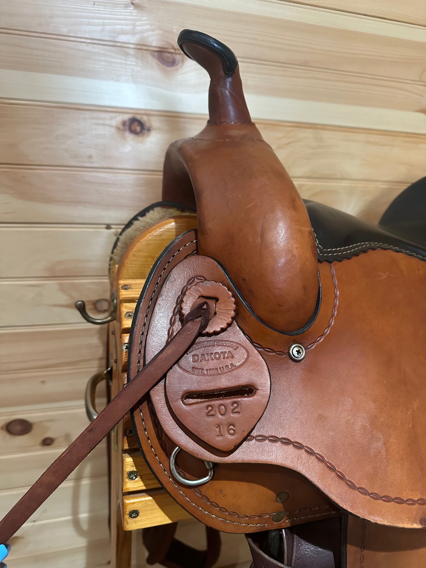 16” Dakota Saddlery Western Trail Saddle Model 202