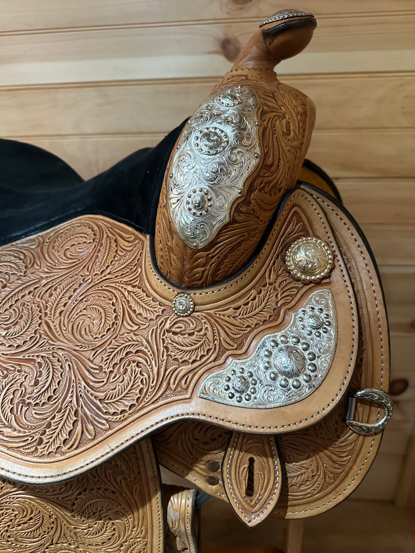 14.5” Circle Y Flex2 Silver Leaf Western Show Saddle Model 2836