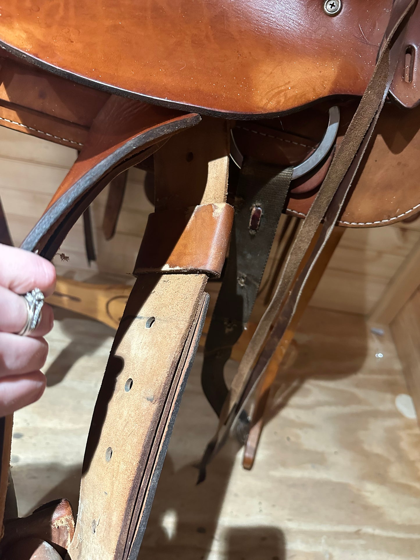 16” Dakota Saddlery Roping Saddle Model 500