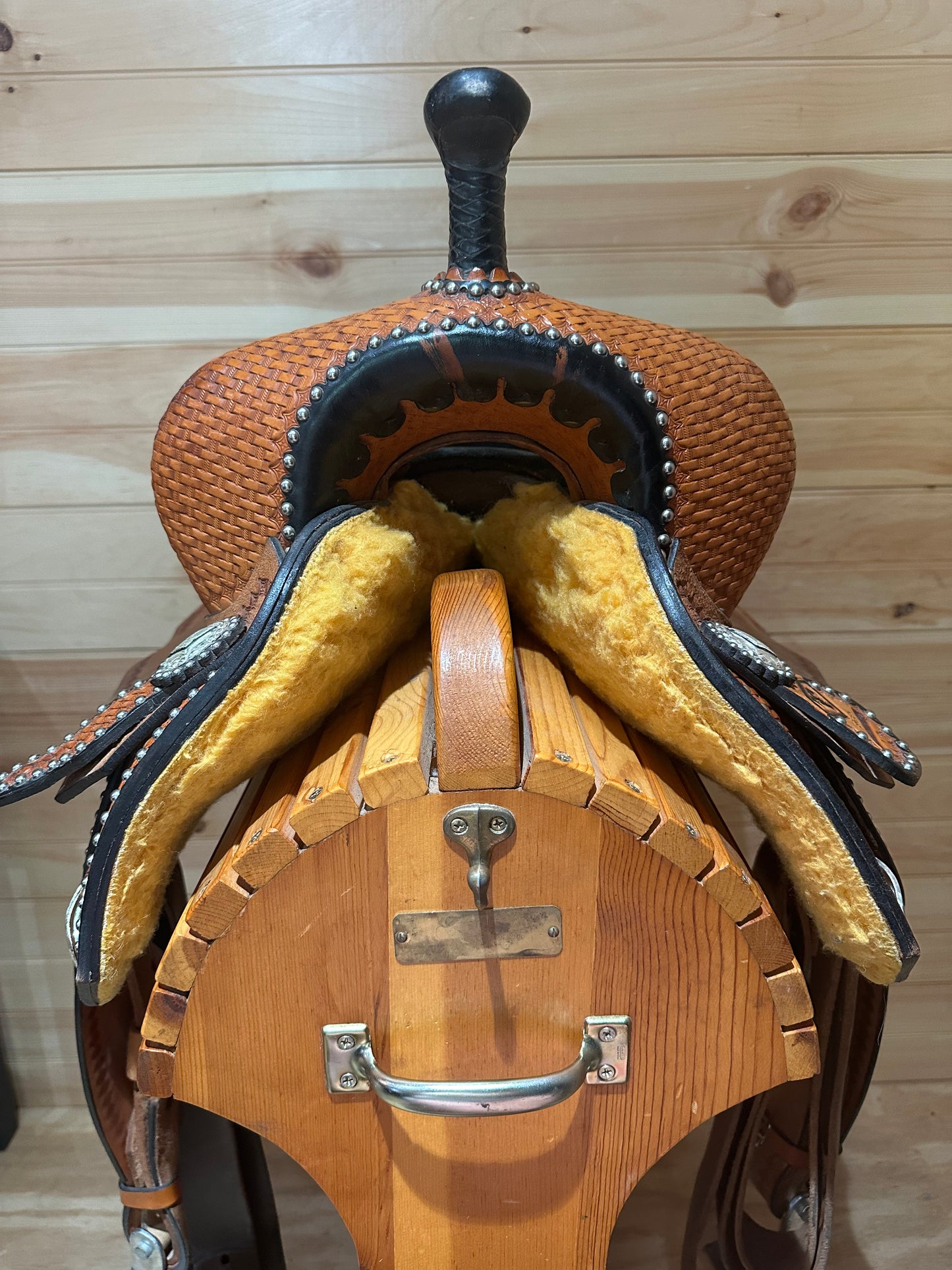 16” Tex Tan Talmadge Green Diamond Barrel Saddle Model 08-8927NA6