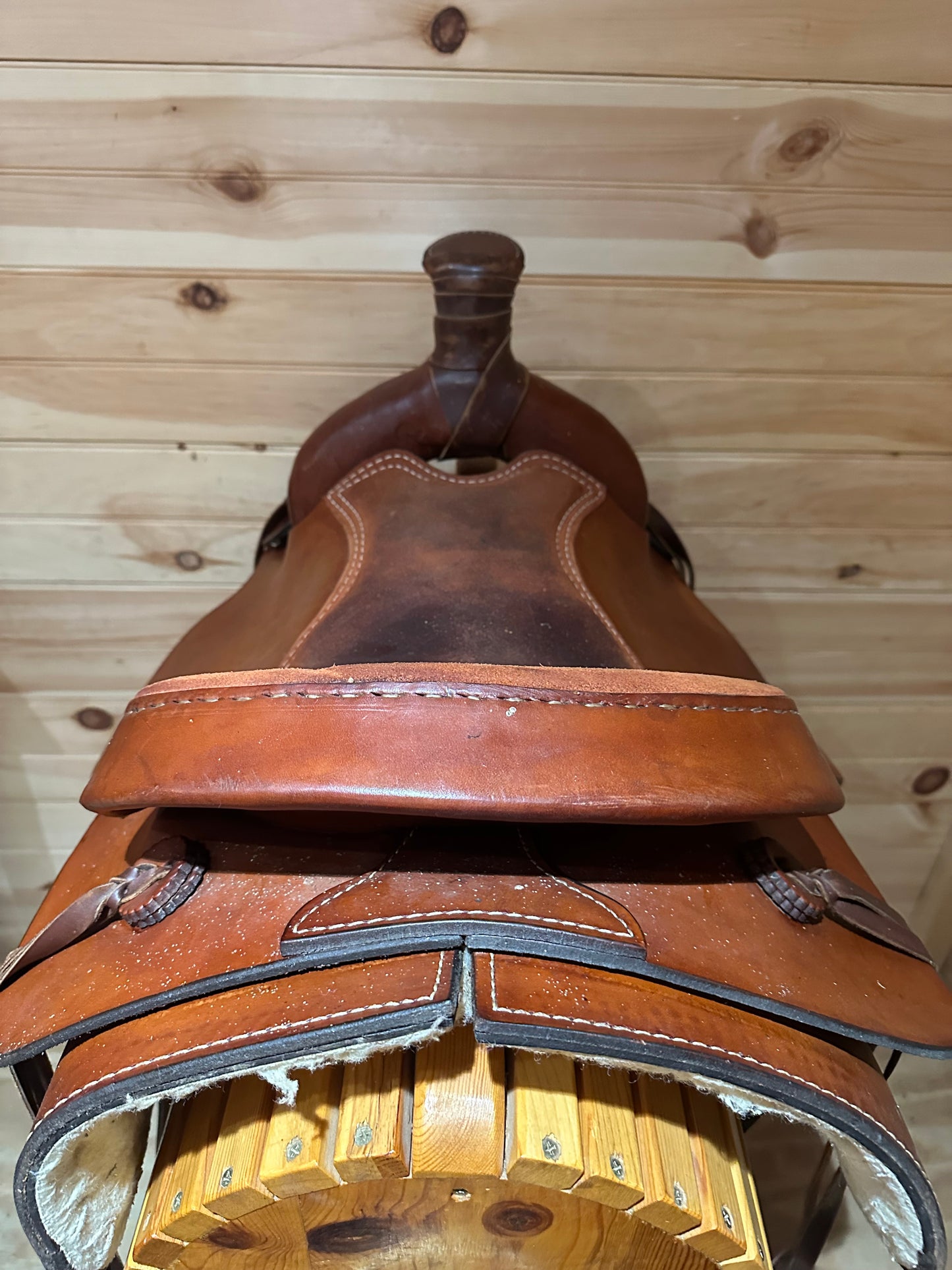 16” Dakota Saddlery Roping Saddle Model 500