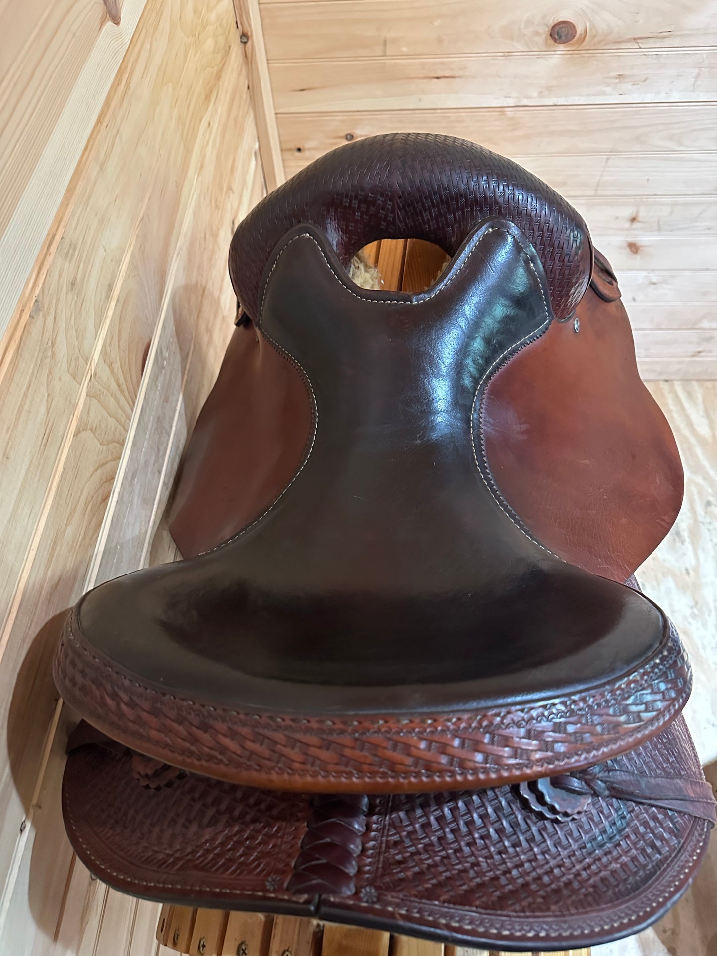16” Crates Equi-Fit Arabian Endurance Trail Saddle Model 2192