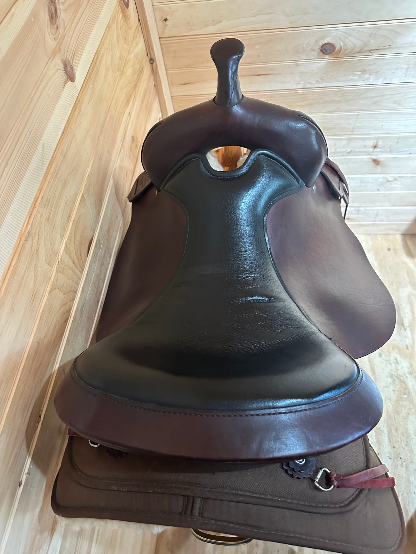 17” Circle Y High Horse Lockhart Western Trail Saddle Model 6910