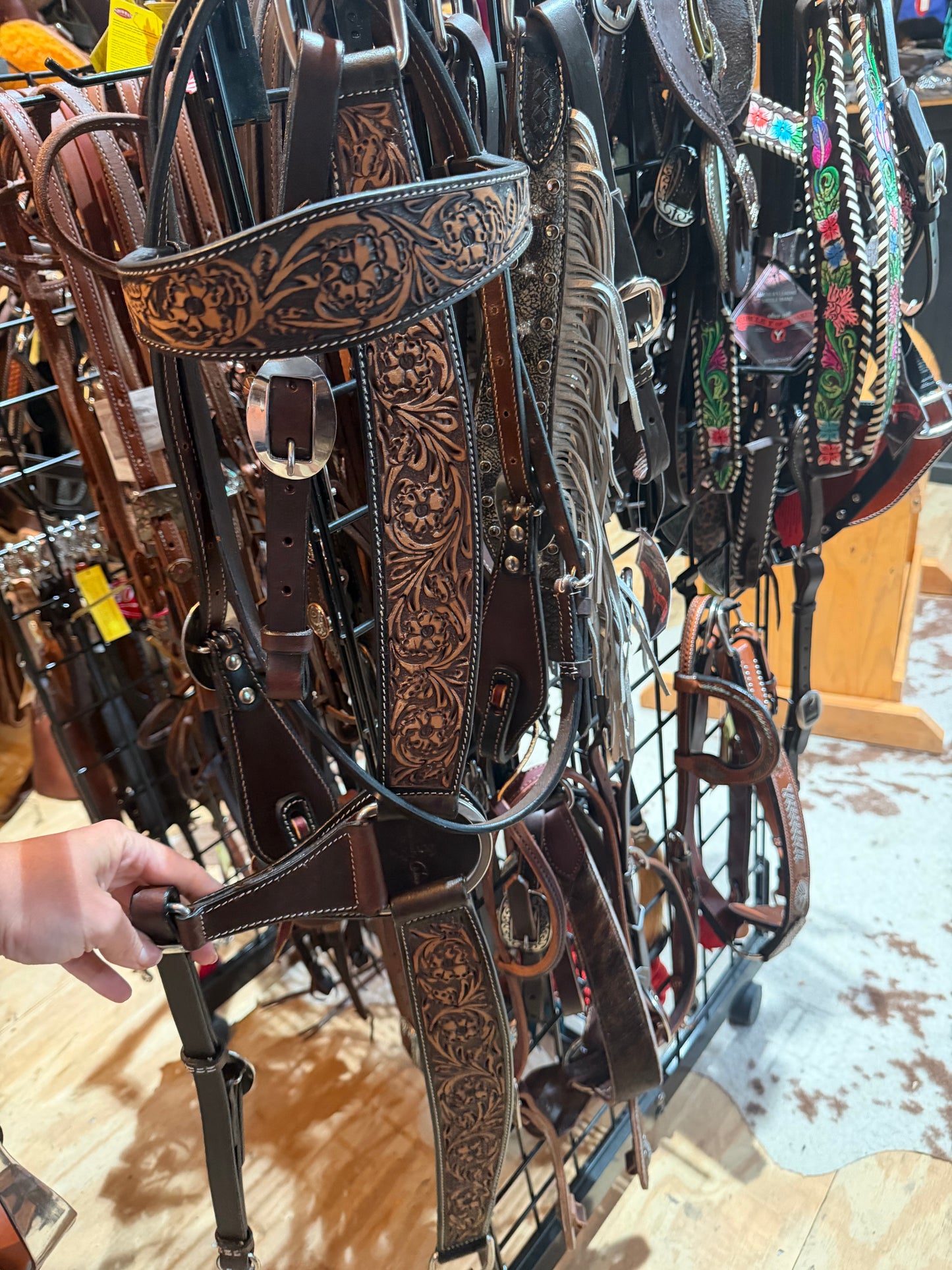 Professional’s Choice Light/Dark Oil Floral Browband Headstall & Breast Collar Tack set