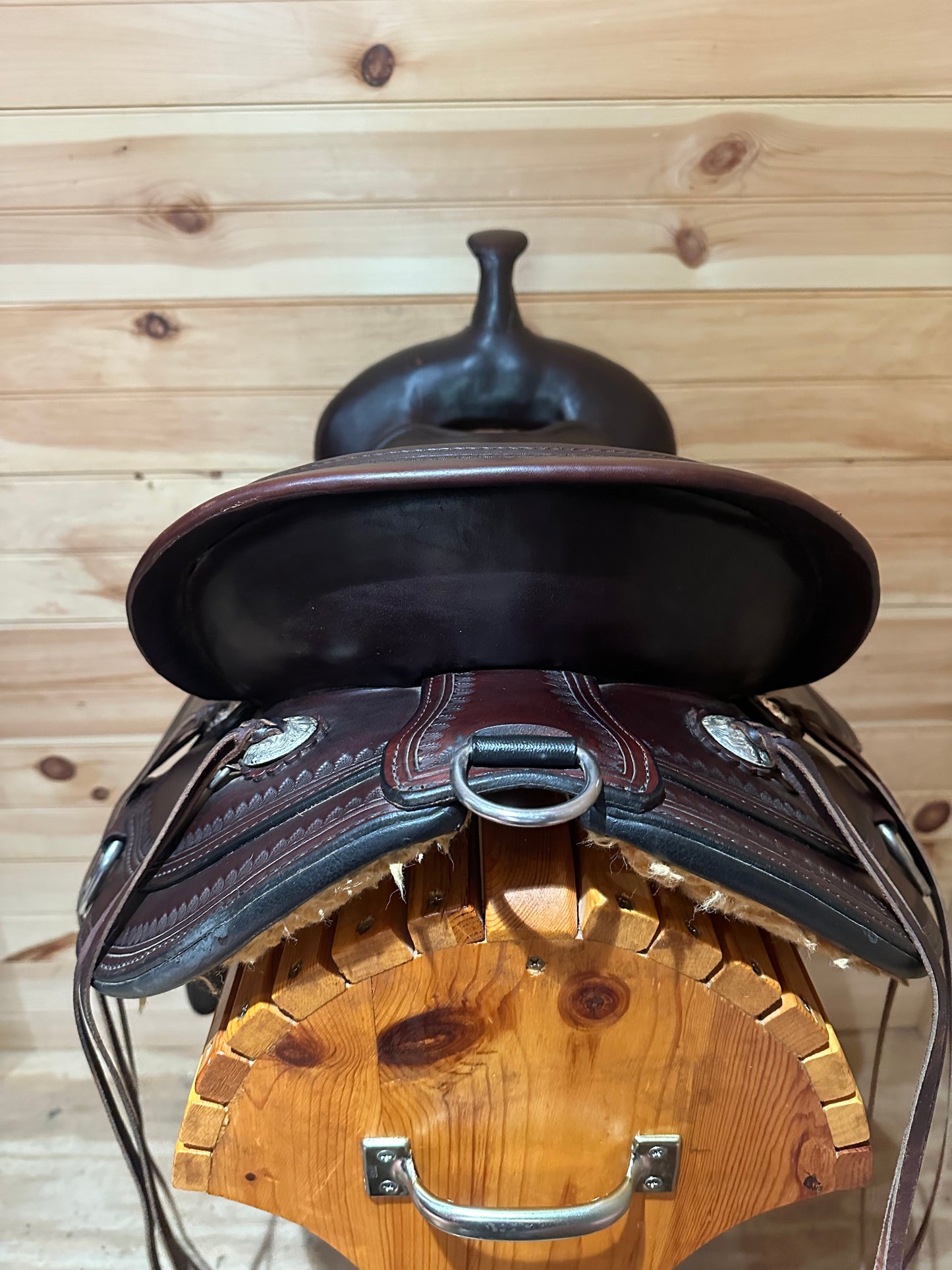 16” Circle Y Omaha Flex2 Western Trail Saddle Model 1554