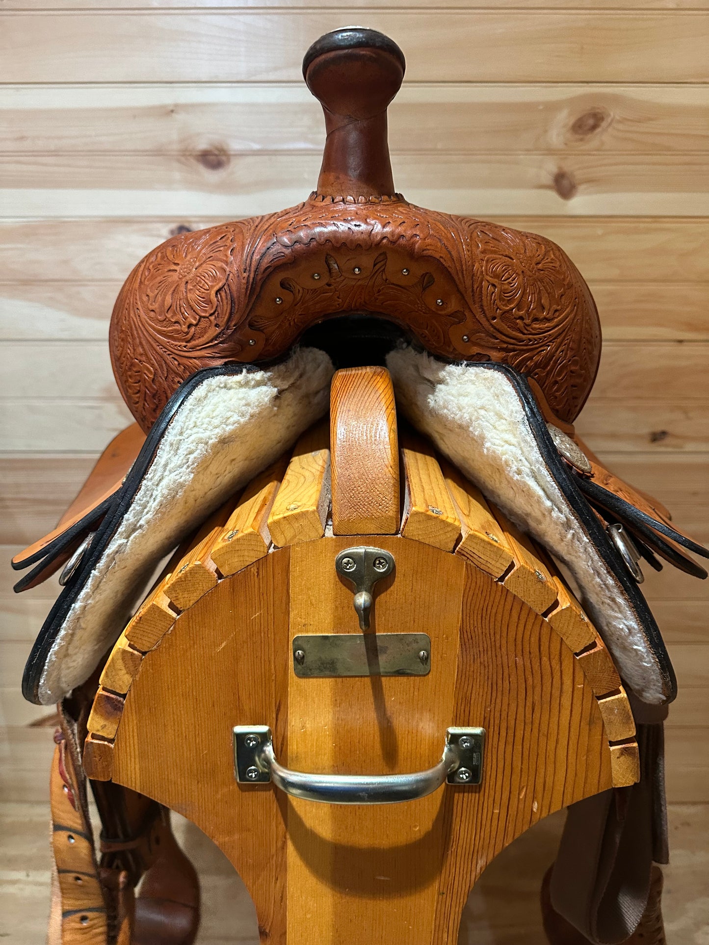 16” Circle Y High Horse Pasadena Western Show Saddle Model 6312