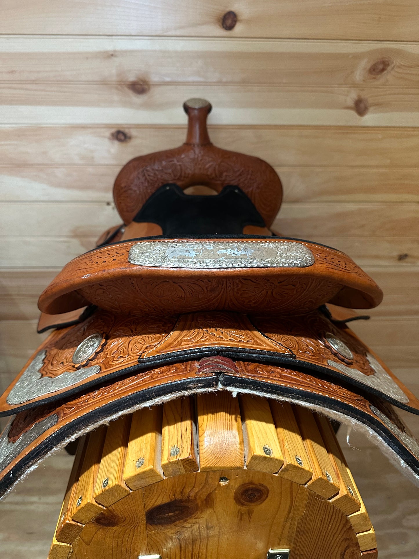 16” Circle Y High Horse Pasadena Western Show Saddle Model 6312