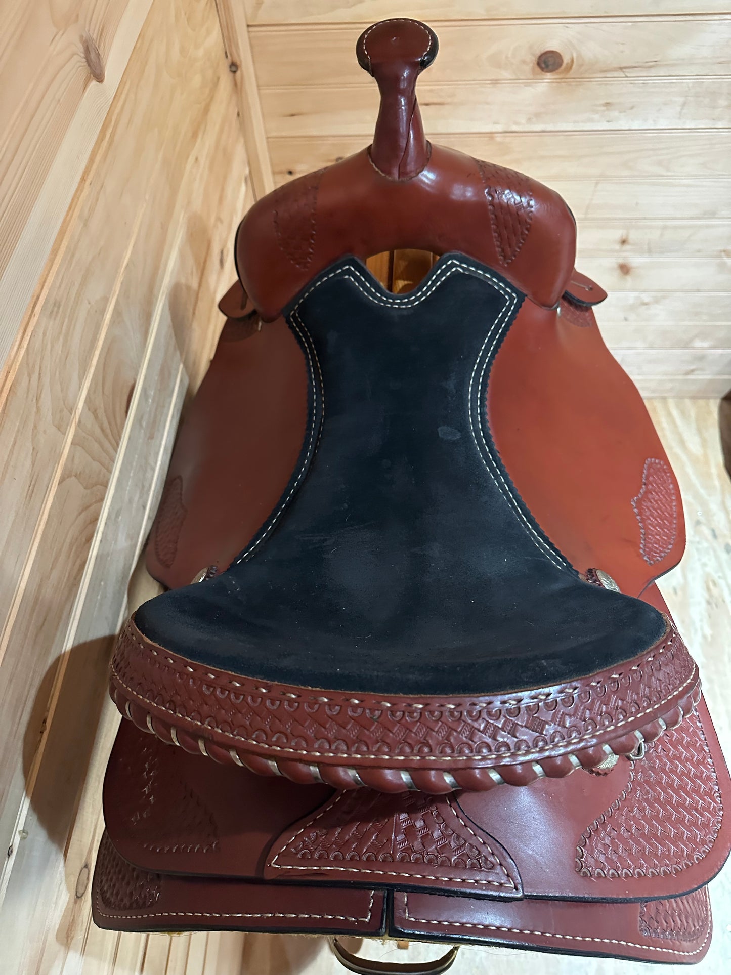 17” Dakota Saddlery Western Trail Saddle Model 350L