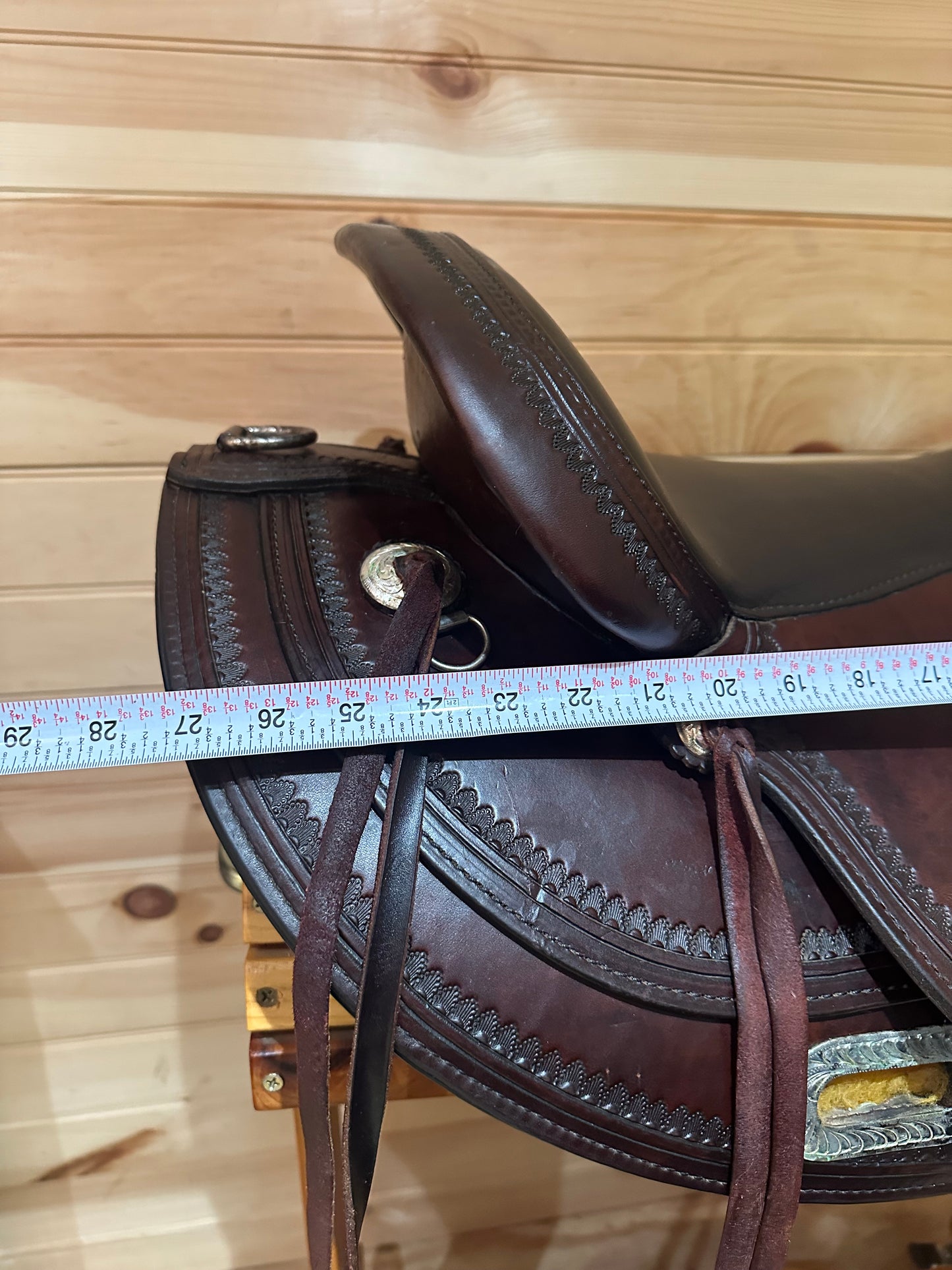 17” Circle Y Omaha Flex-Lite Round Skirt Western Trail Saddle Model 1554