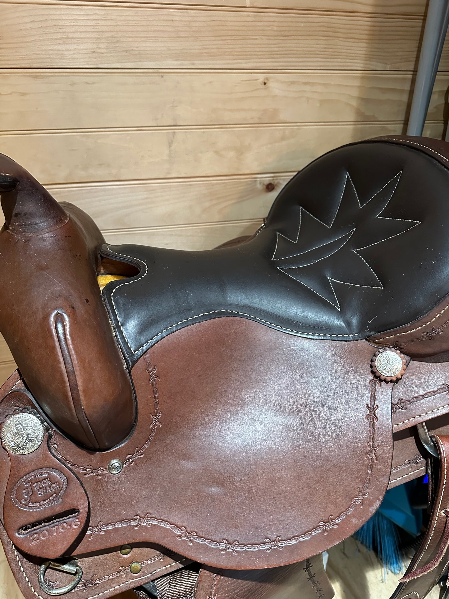 16” JJ Tack Shack Barbed Wire Team Penner Western Saddle Model 2070-6