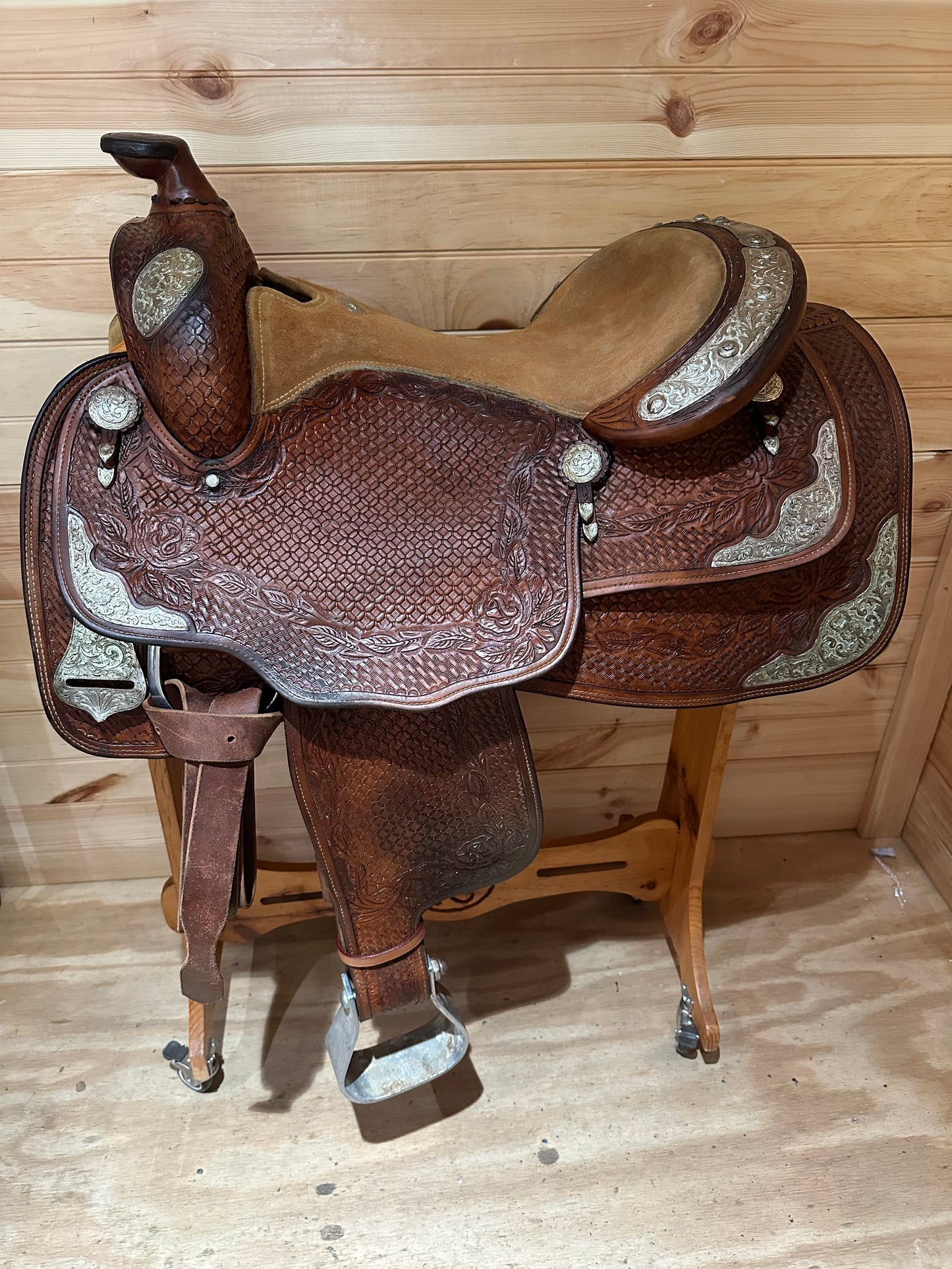 16” Champion Turf Western Show Saddle