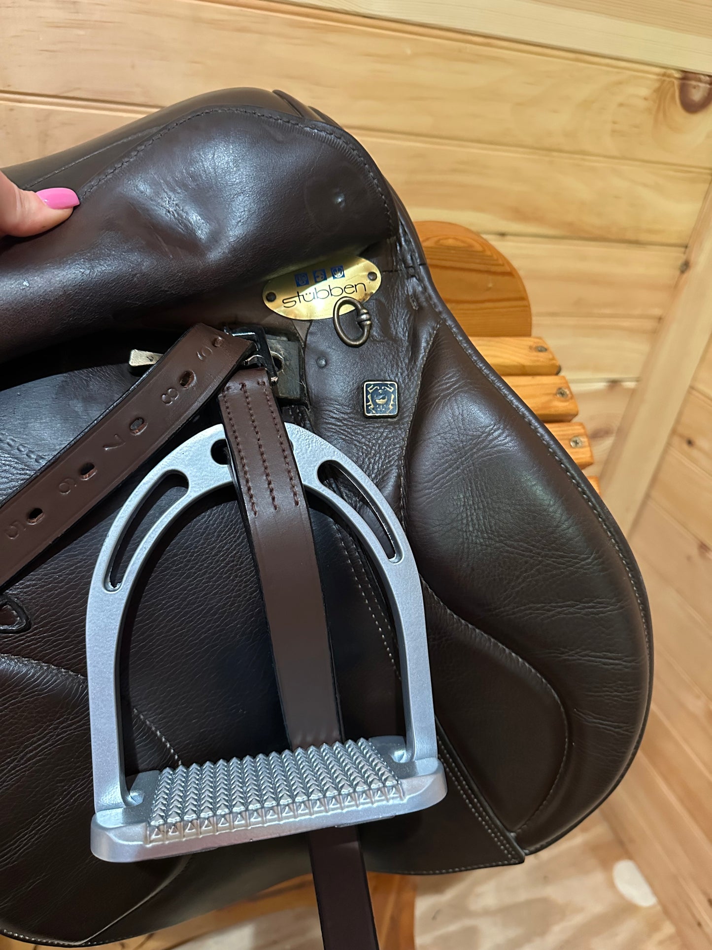 17.5” Stubben Genesis Deluxe CC Jumping Saddle (31cm)