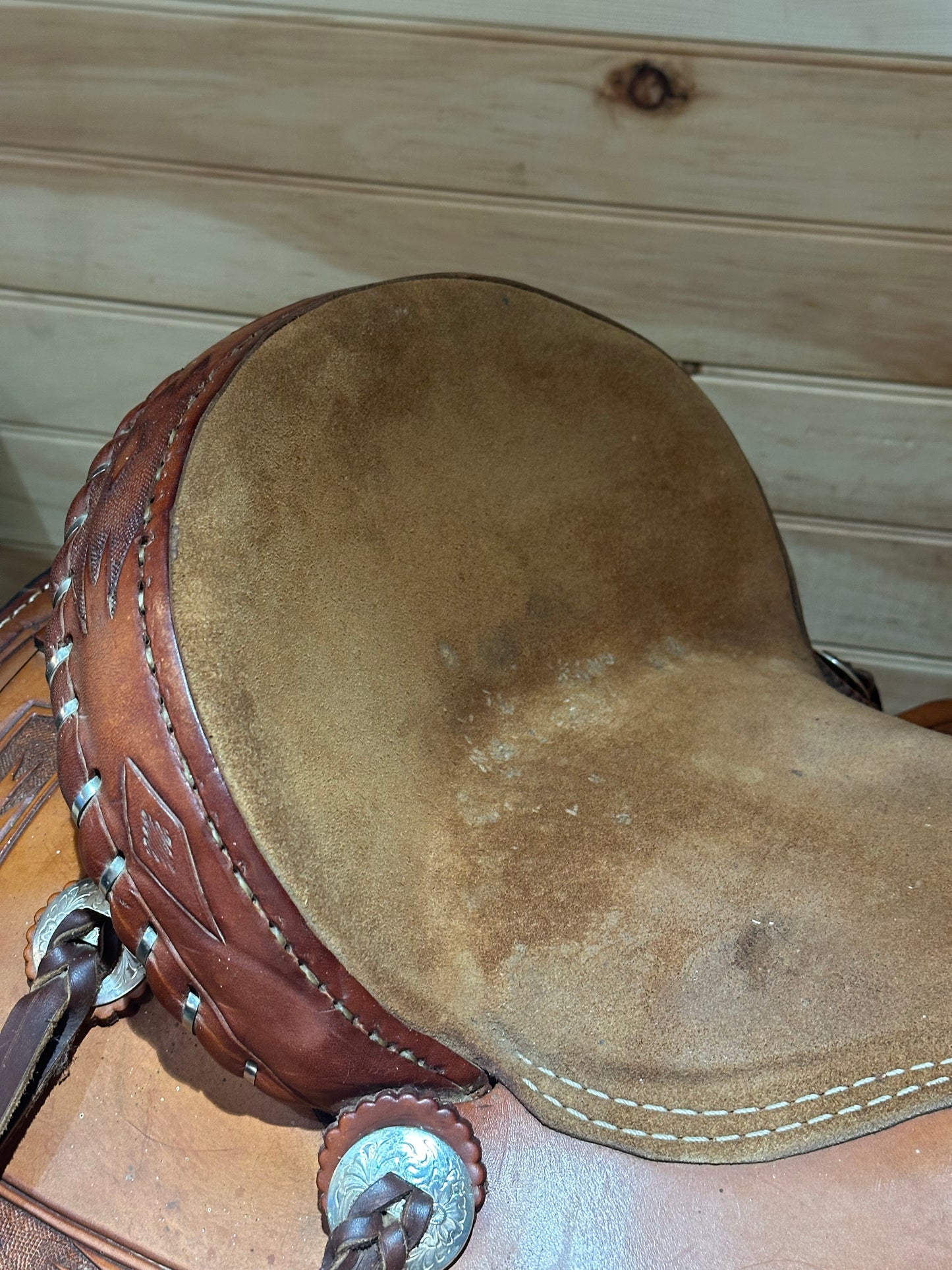 16” Dakota Saddlery Roping Saddle Model 210C