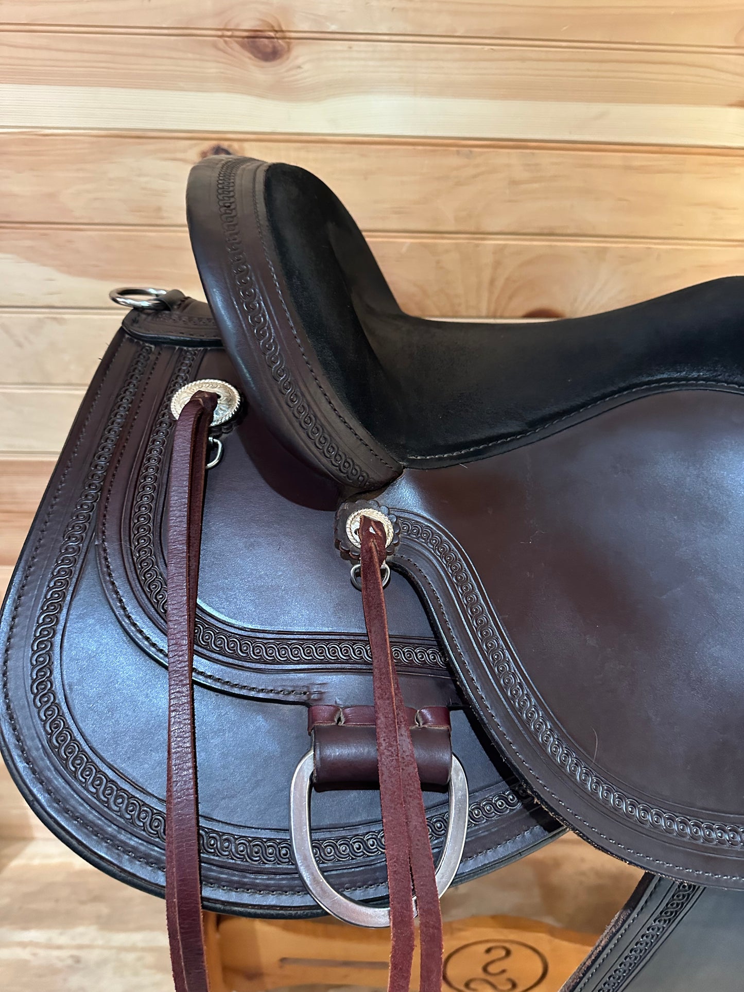 16” Circle Y Pioneer Flex2 Western Trail Saddle Model 1665 (2023)
