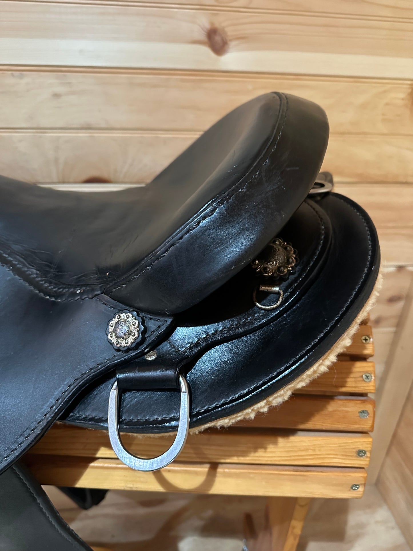 15.5” National Bridle Shop Gaited Western Trail Saddle Model 6981