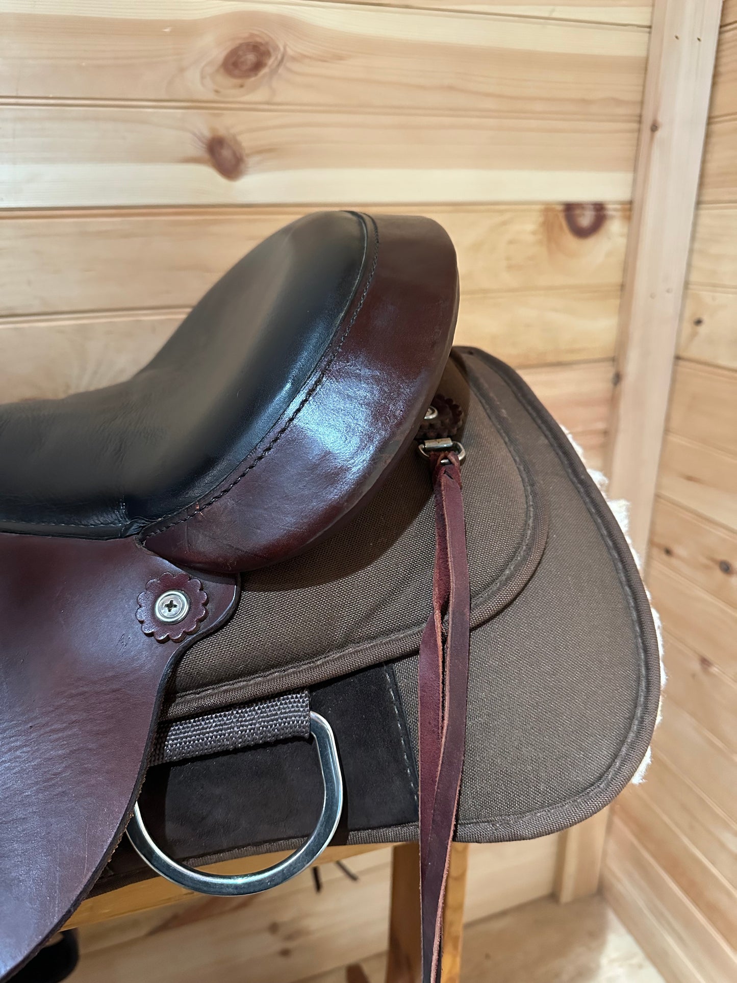 17” Circle Y High Horse Lockhart Western Trail Saddle Model 6910