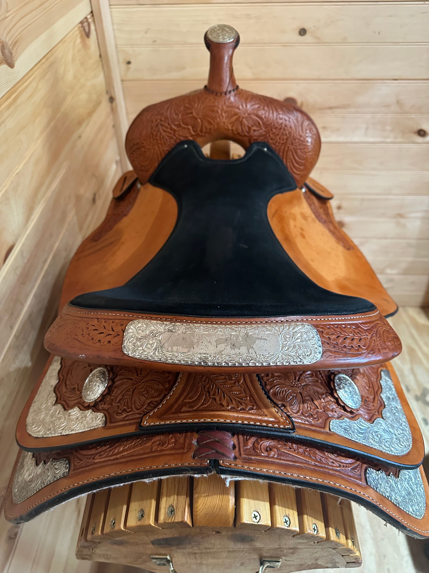 16” Circle Y High Horse Pasadena Western Show Saddle Model 6312