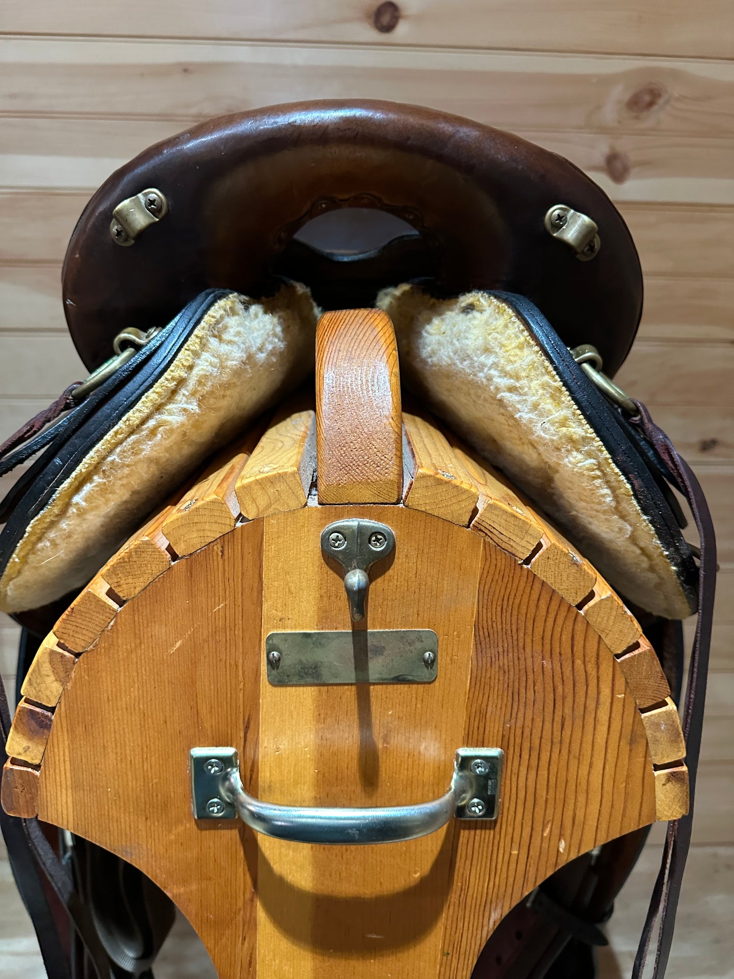 16” Big Horn Endurance Trail Saddle Model 805