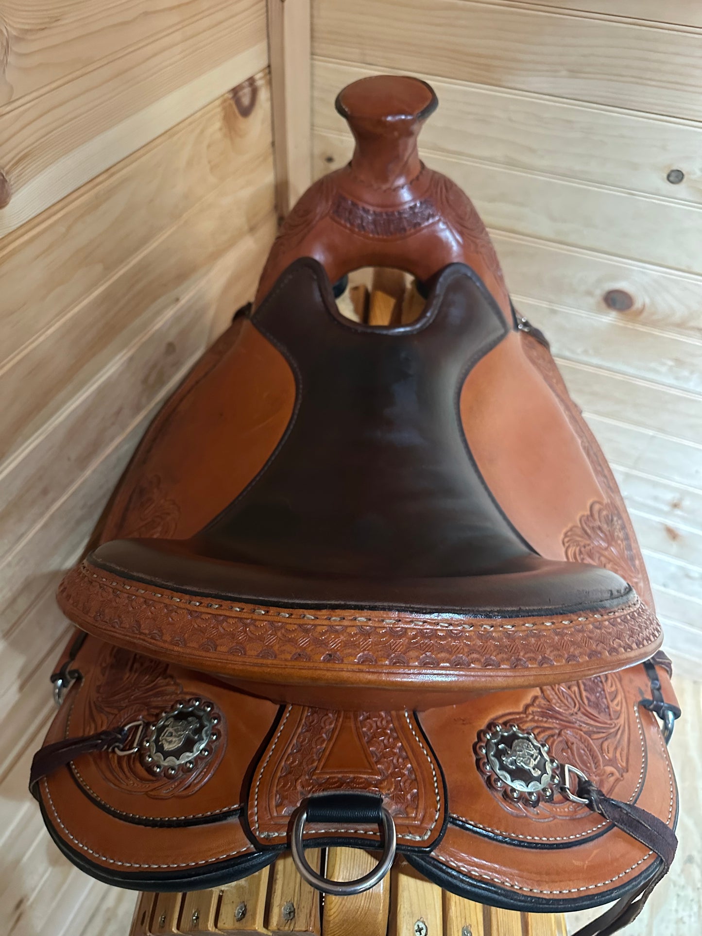 16” Circle Y Walnut Grove Flex2 A-fork Western Trail Saddle Model 1157