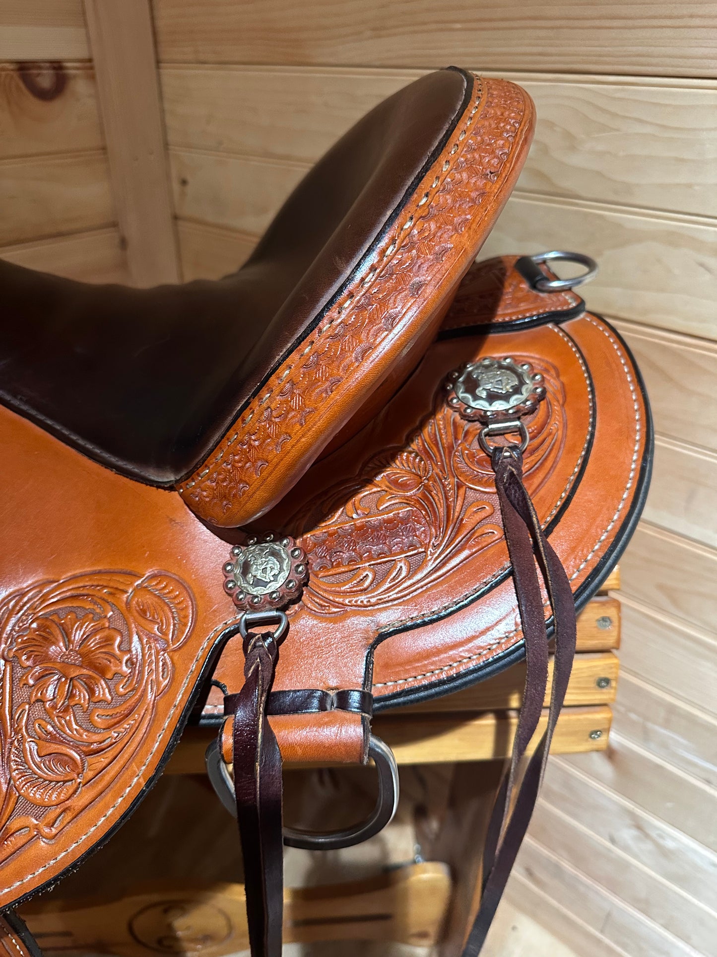16” Circle Y Walnut Grove Flex2 A-fork Western Trail Saddle Model 1157