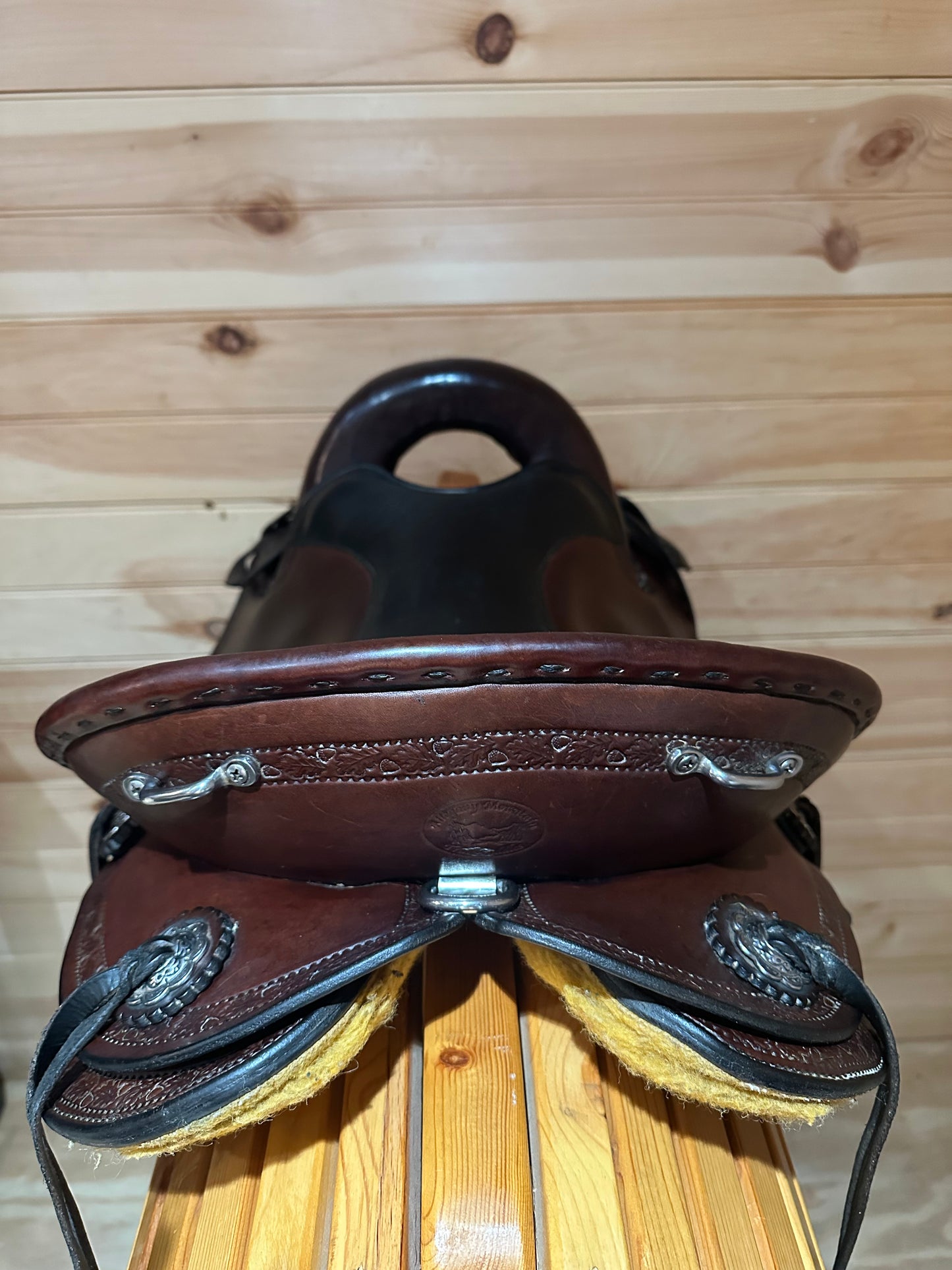 15.5” Allegany Mountain Saddlery Endurance Trail Saddle