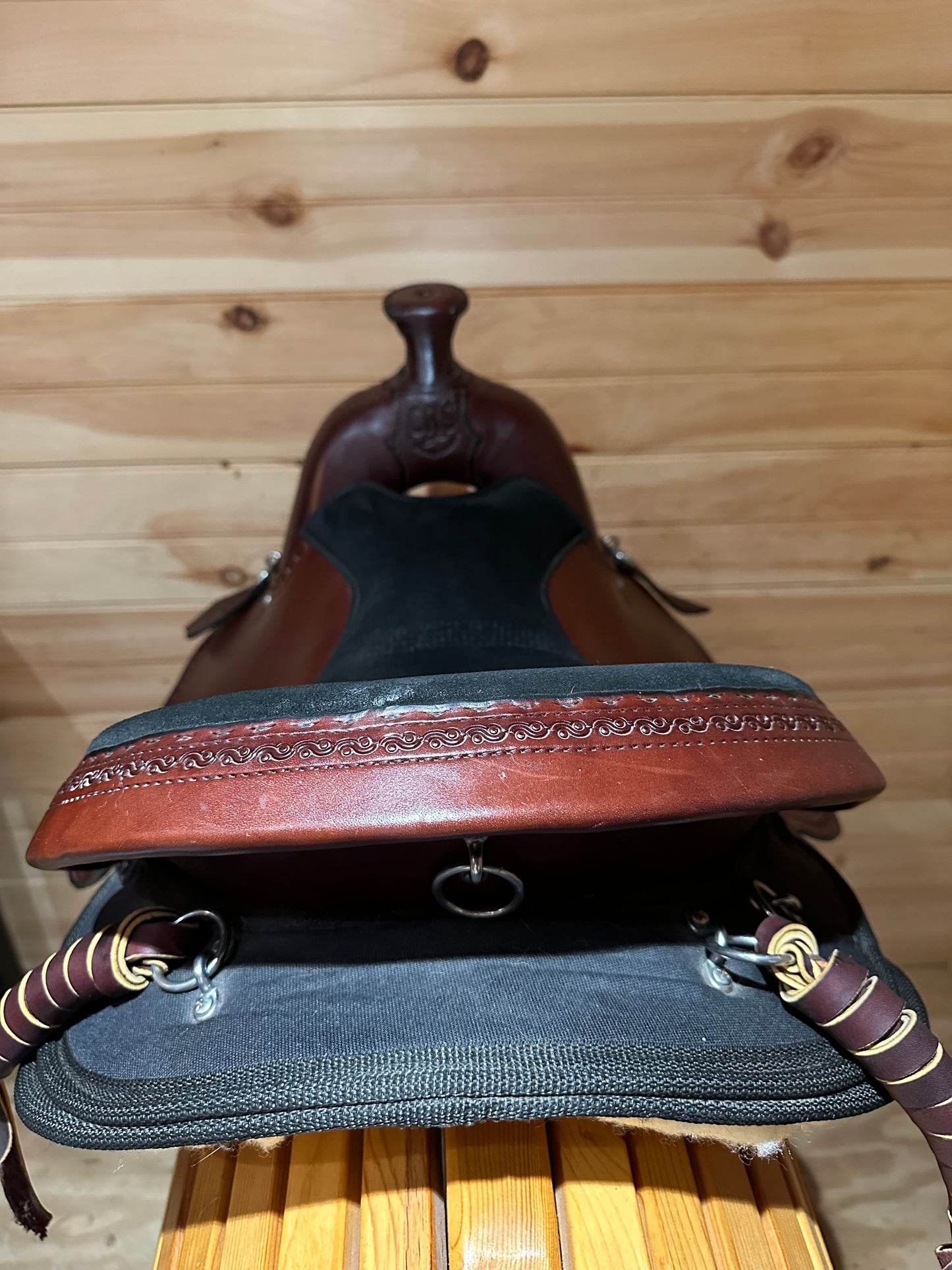 16” Crest Ridge Saddlery Sentry Lite Western Trail Saddle
