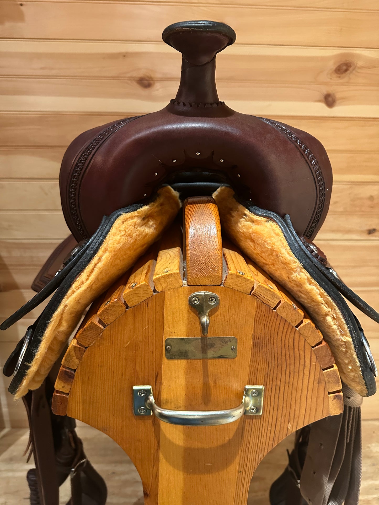 15” Stagecoach West Trail Classic Western Saddle By Circle Y Model 5618 (2024 Year)