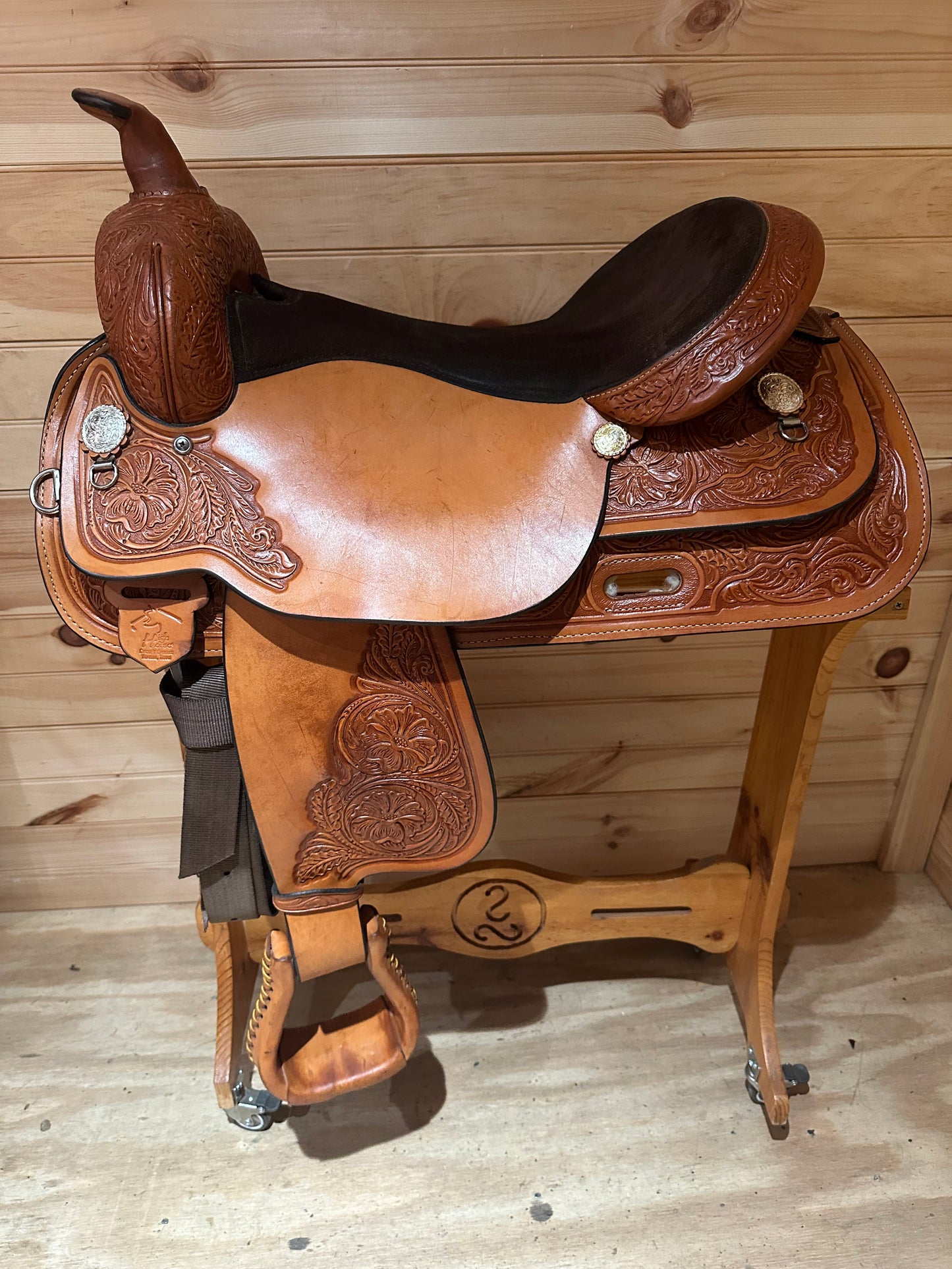 17” Circle Y High Horse Mineral Wells Western Trail Saddle Model 6812
