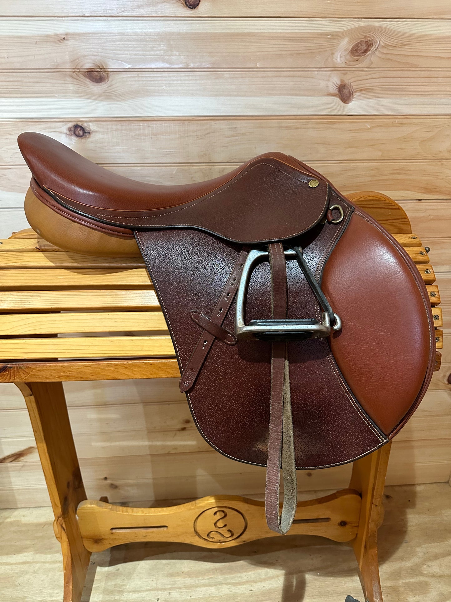 17.5” Union Hill Masters Varsity Close Contact English Saddle
