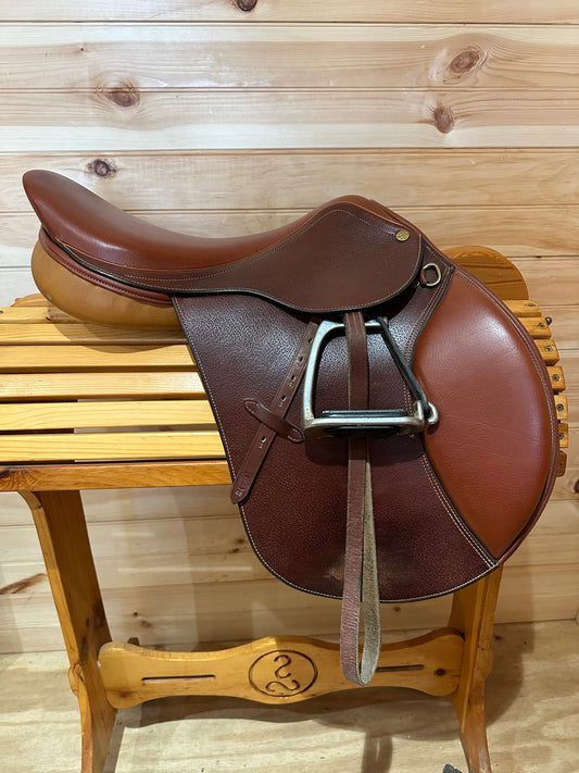 17.5” Union Hill Masters Varsity Close Contact English Saddle
