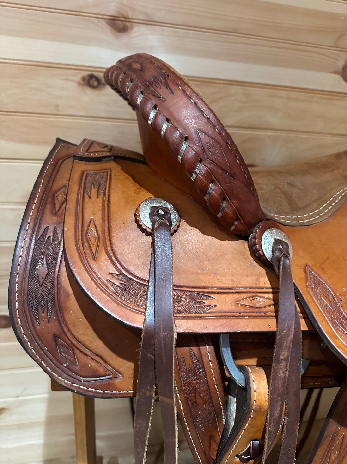 16” Dakota Saddlery Roping Saddle Model 210C