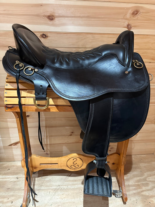18.5” Tucker Plantation Endurance Saddle Model 146