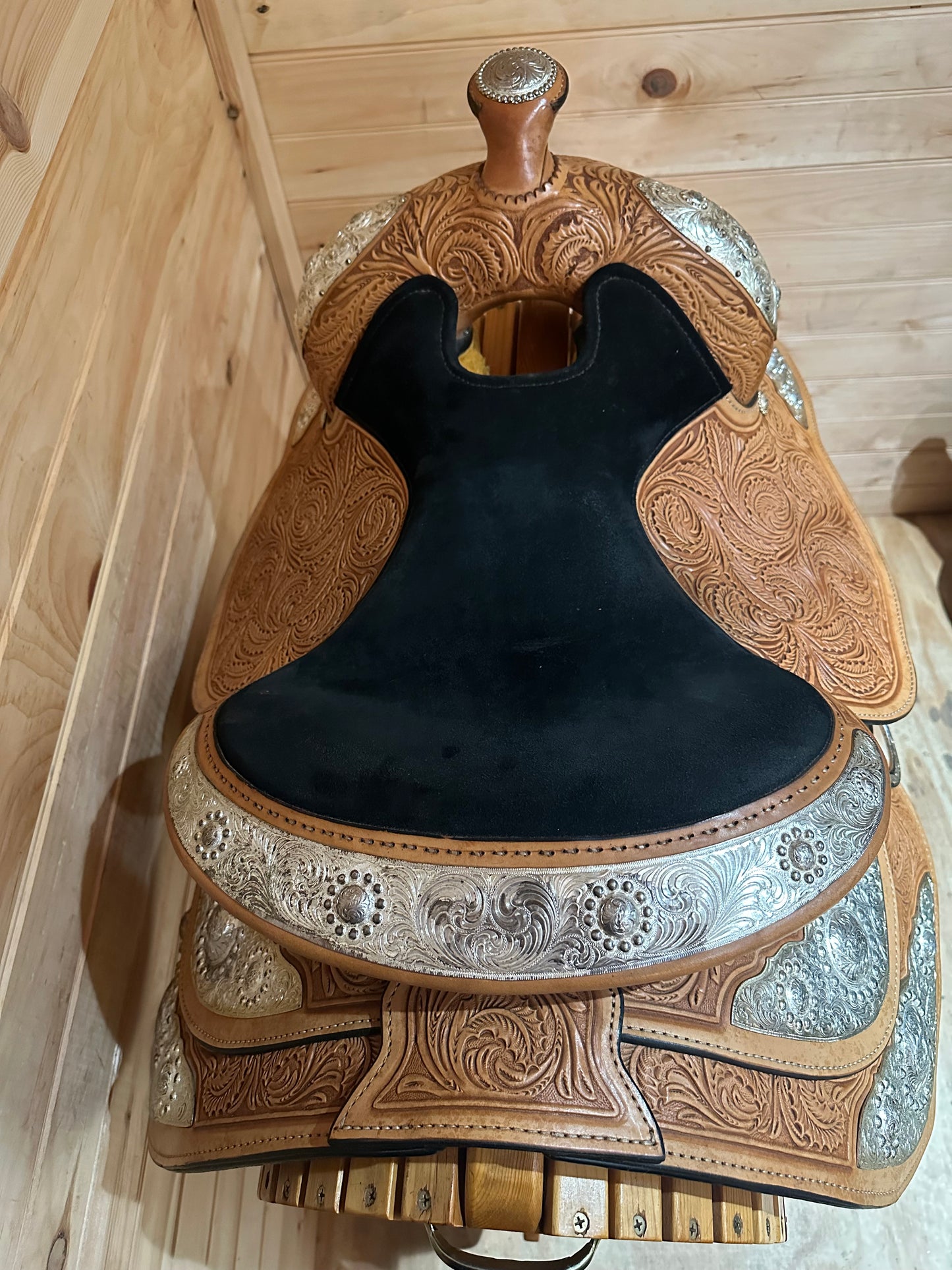 14.5” Circle Y Flex2 Silver Leaf Western Show Saddle Model 2836