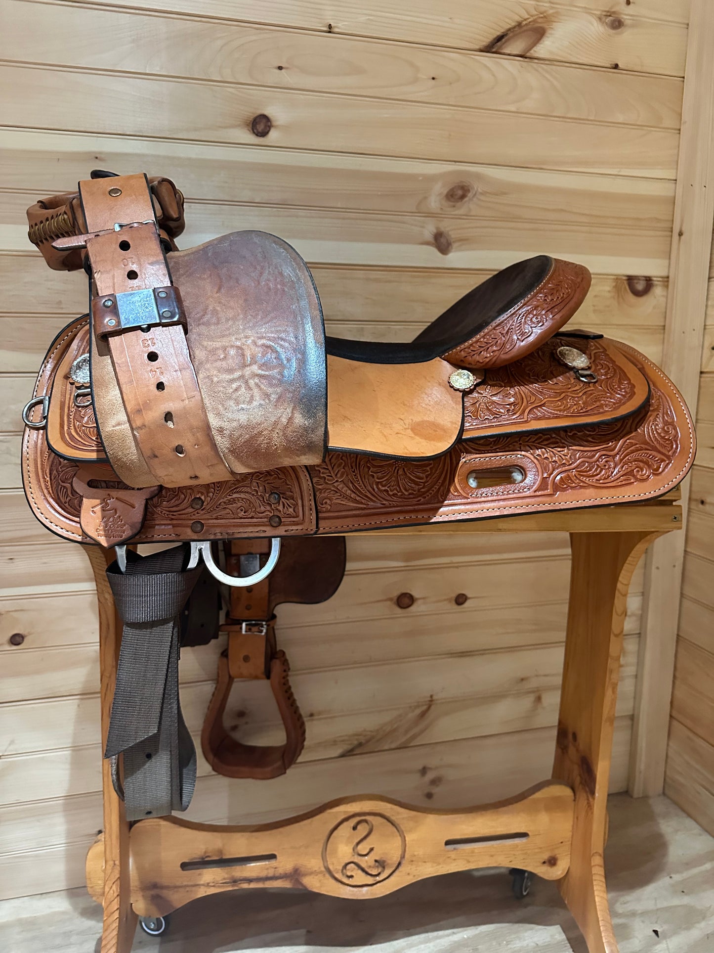 17” Circle Y High Horse Mineral Wells Western Trail Saddle Model 6812