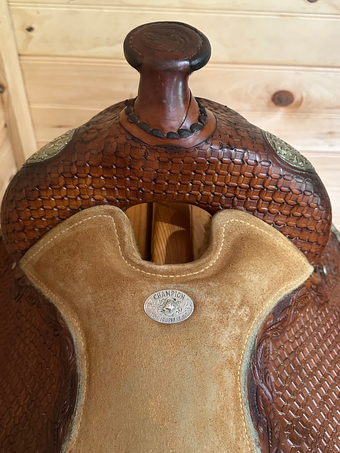 16” Champion Turf Western Show Saddle