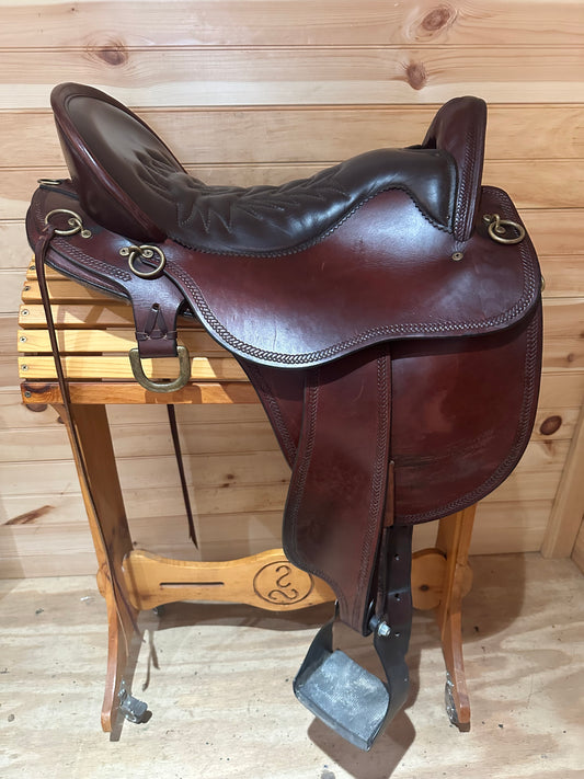 17.5” Tucker River Plantation Endurance Trail Saddle Model 146
