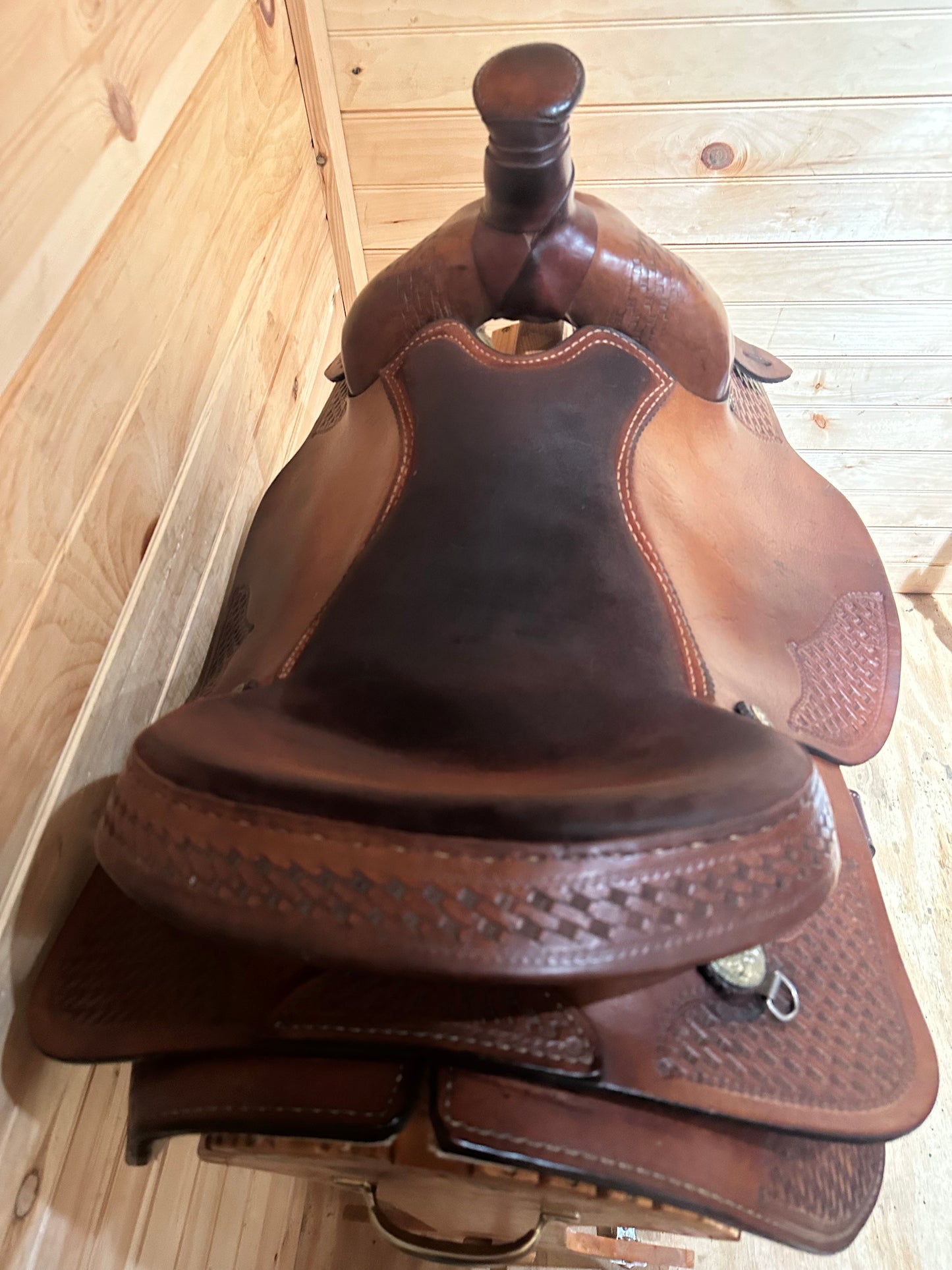 17” Dakota Saddlery Western Roping Saddle Model 501 *Package*
