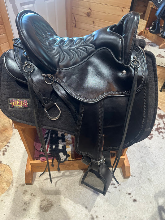 15.5” Tucker River Plantation Endurance Trail Saddle Model 146 (2016)