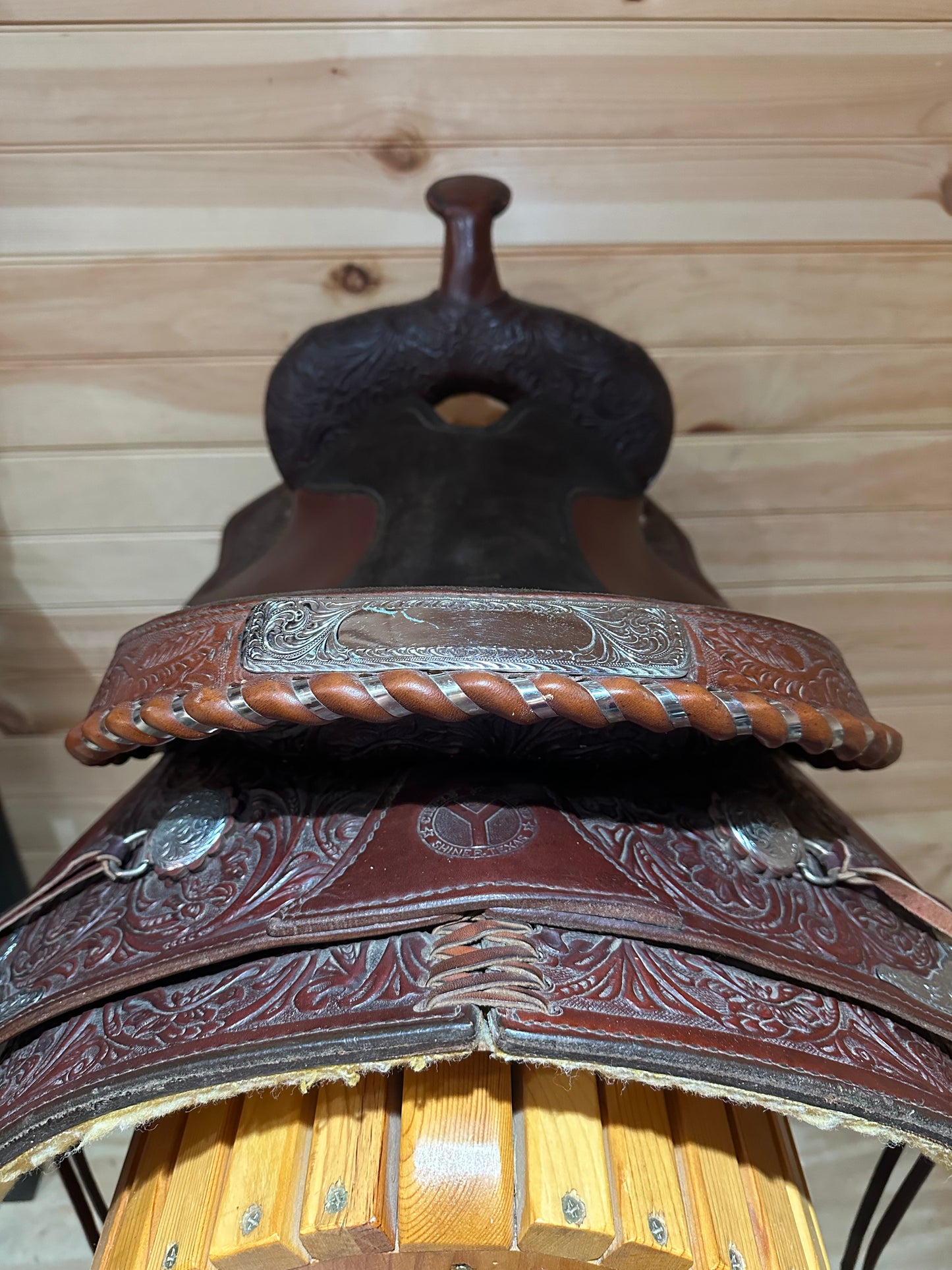 16” Circle Y Western Show Saddle Model 3975 * Matching Breast Collar*