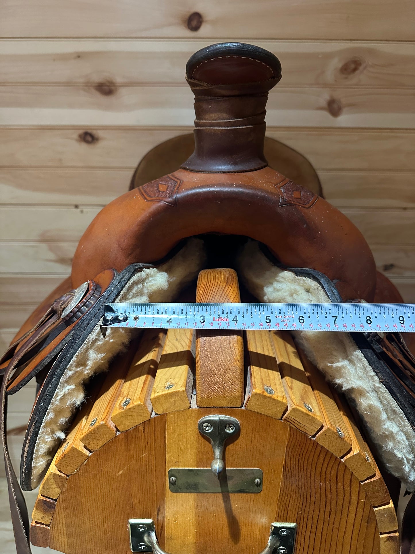 16” Dakota Saddlery Roping Saddle Model 210C