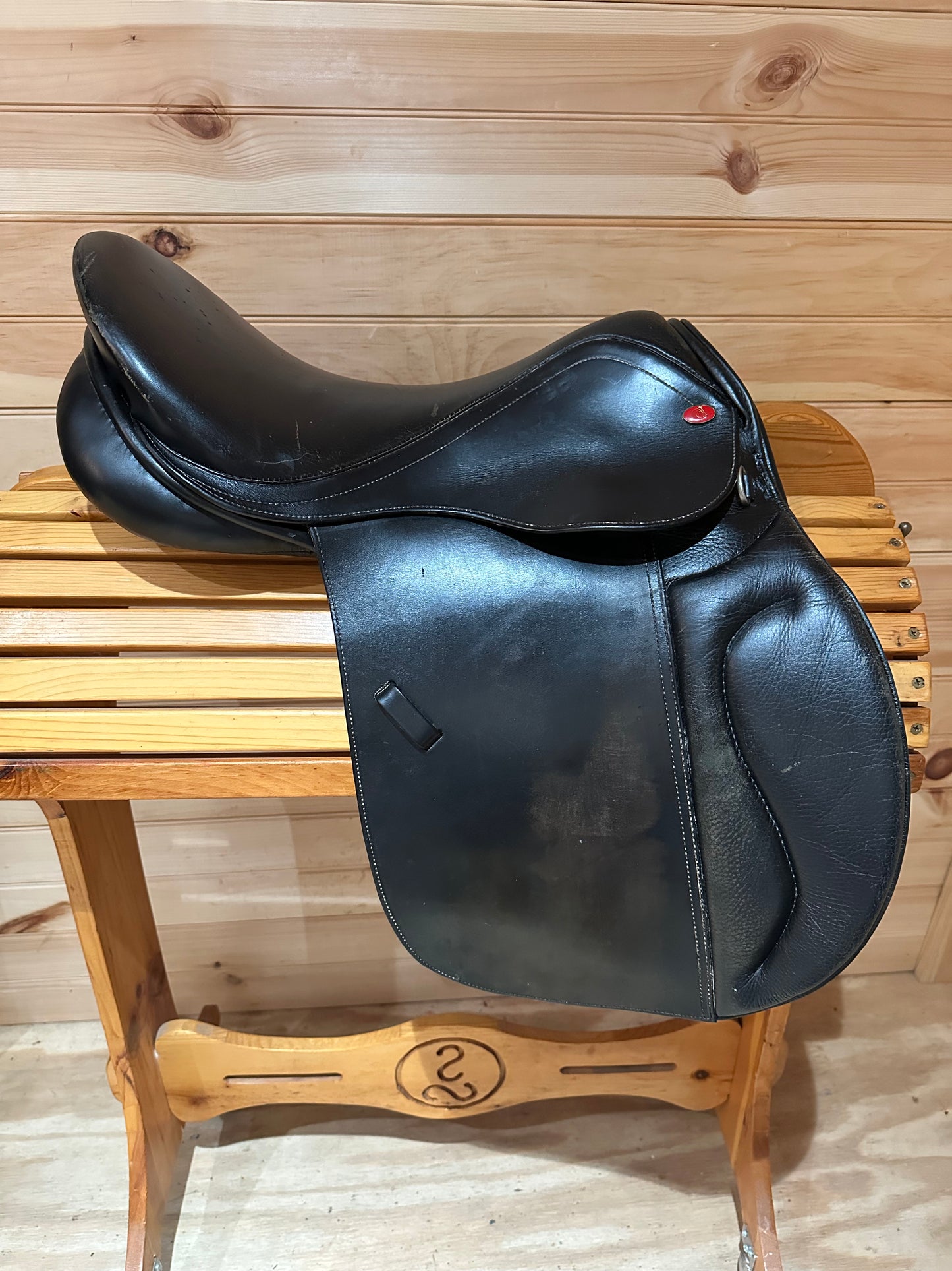 17” Duett Rondo2 Close Contact Jumping Saddle (34cm Wide Tree)