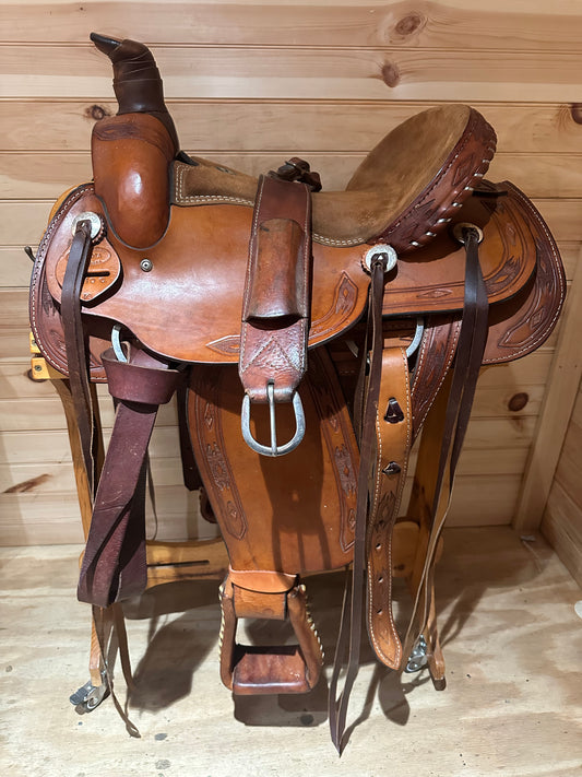 16” Dakota Saddlery Roping Saddle Model 210C