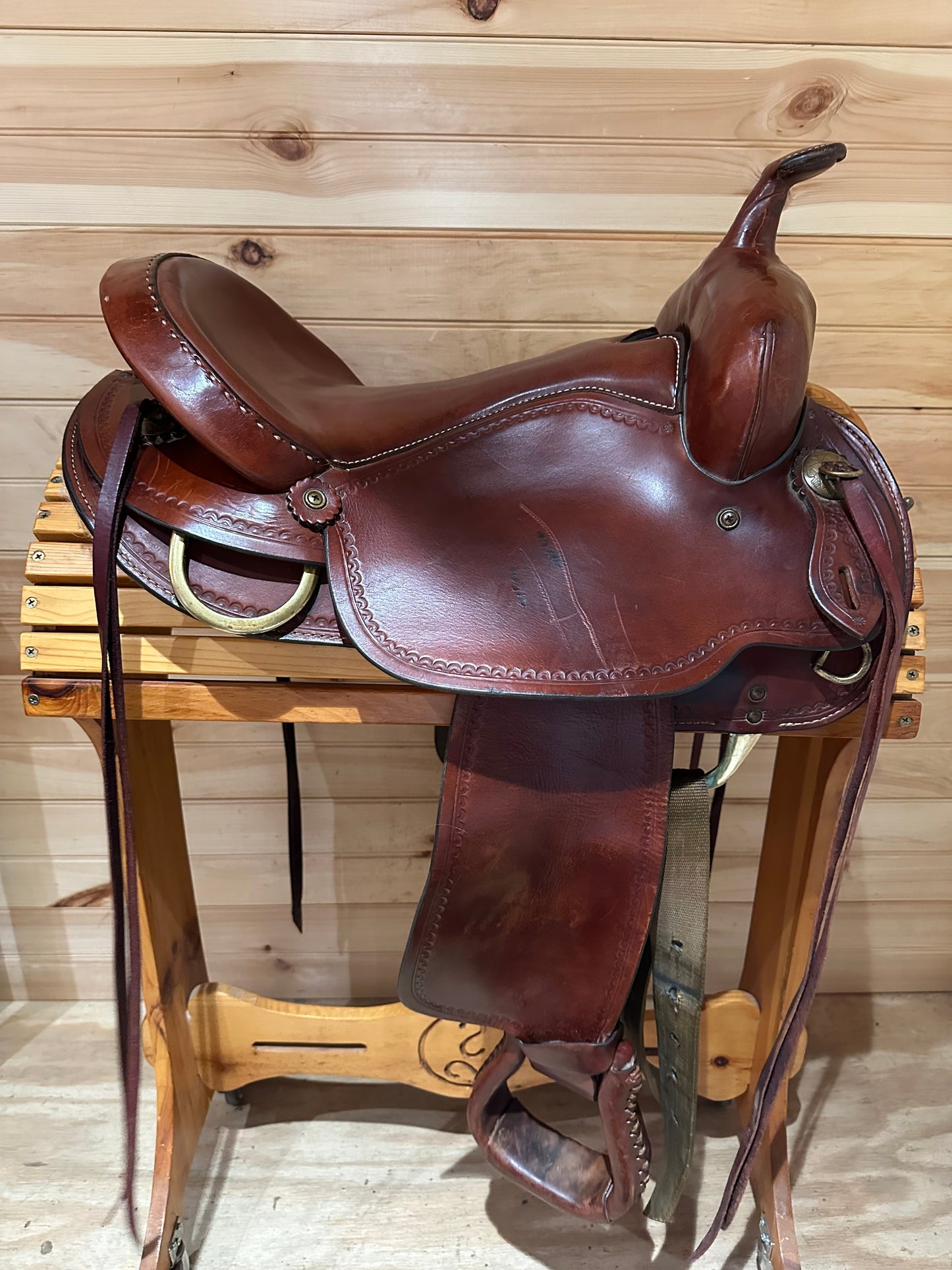 16” Crates Round Skirt Western Trail Saddle Model 400-4