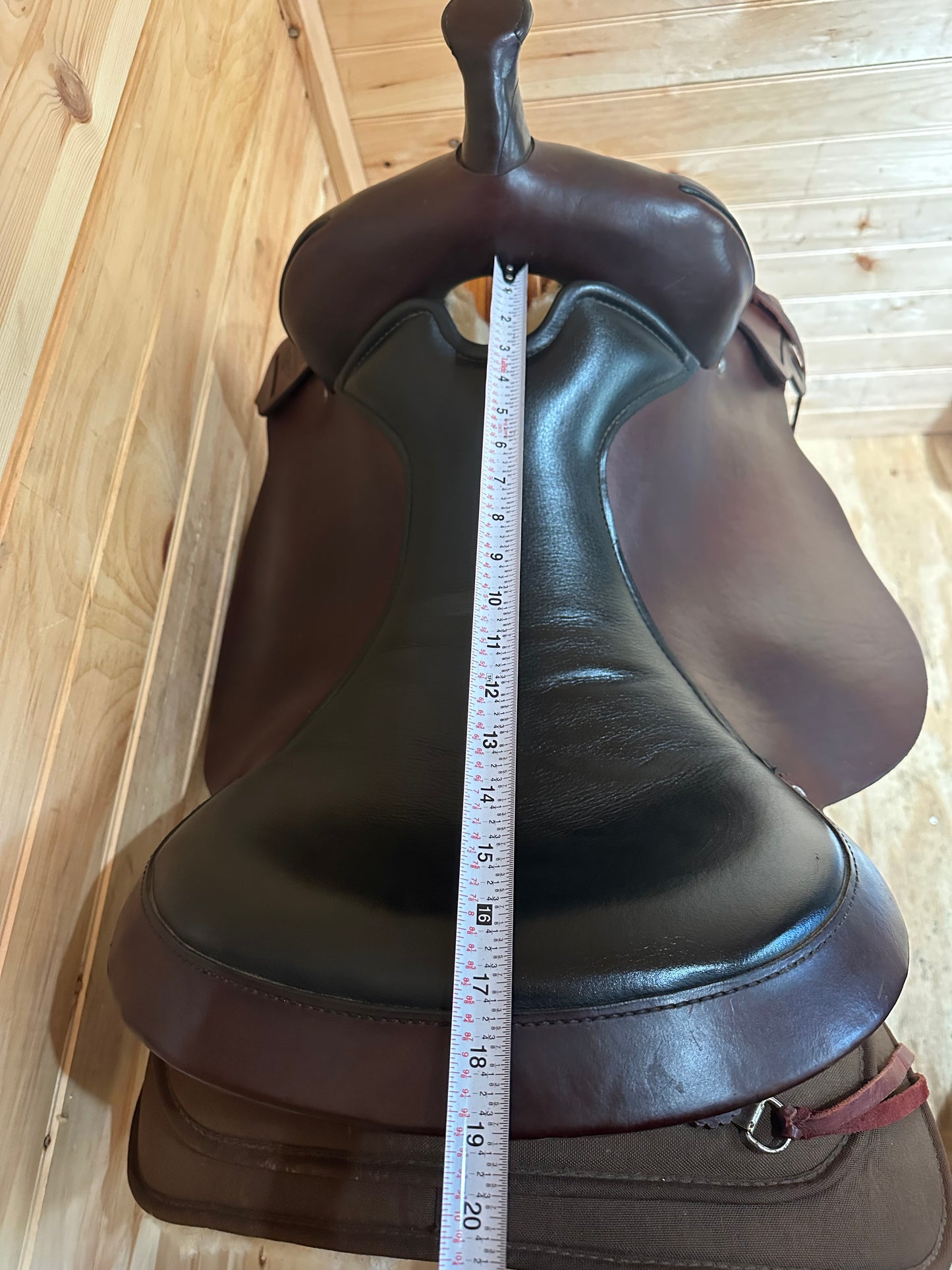 17” Circle Y High Horse Lockhart Western Trail Saddle Model 6910