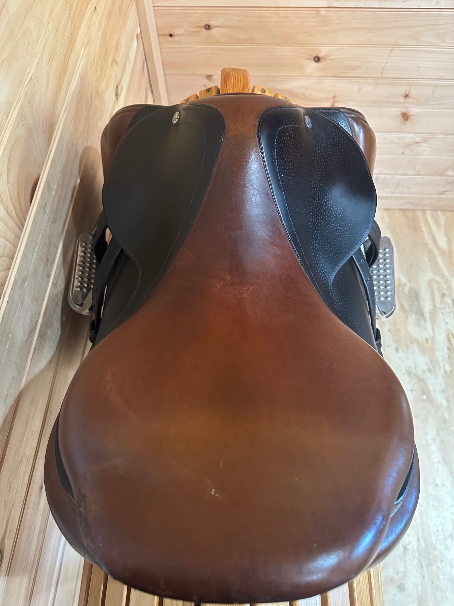 17.5” CWD SE01 4L Jumping Saddle (2013)