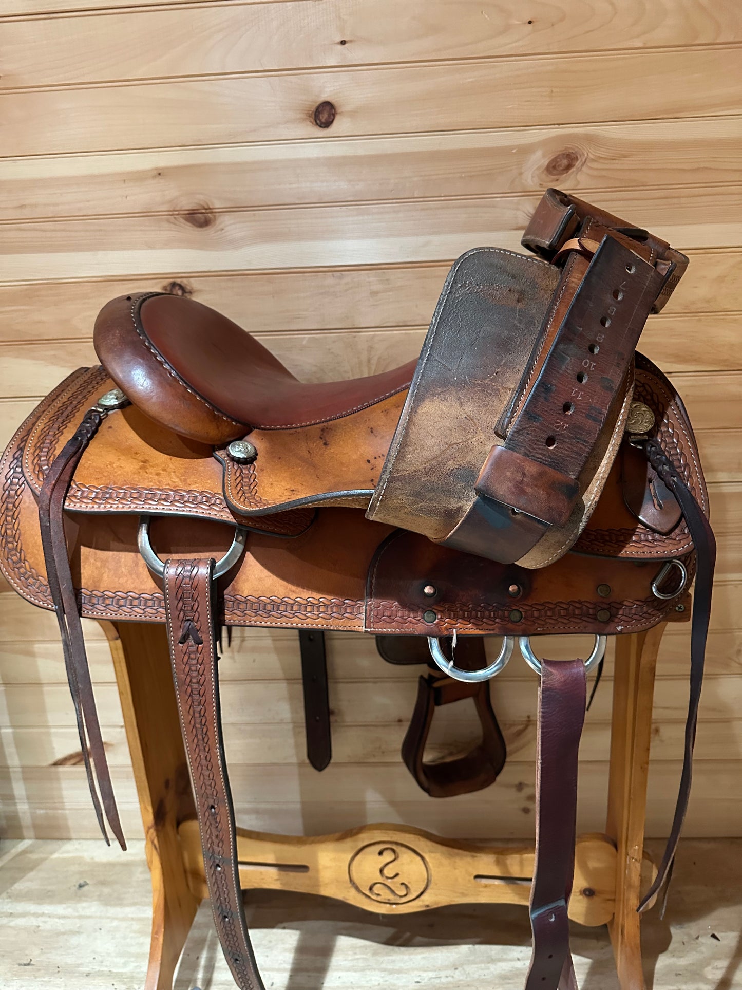 16” Circle Y Team Penner Western saddle model 2633