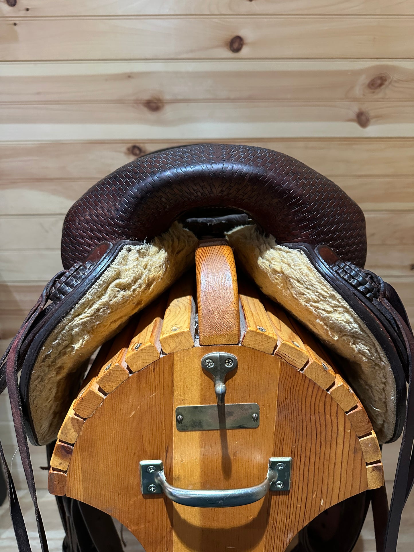 16” Crates Equi-Fit Arabian Endurance Trail Saddle Model 2192