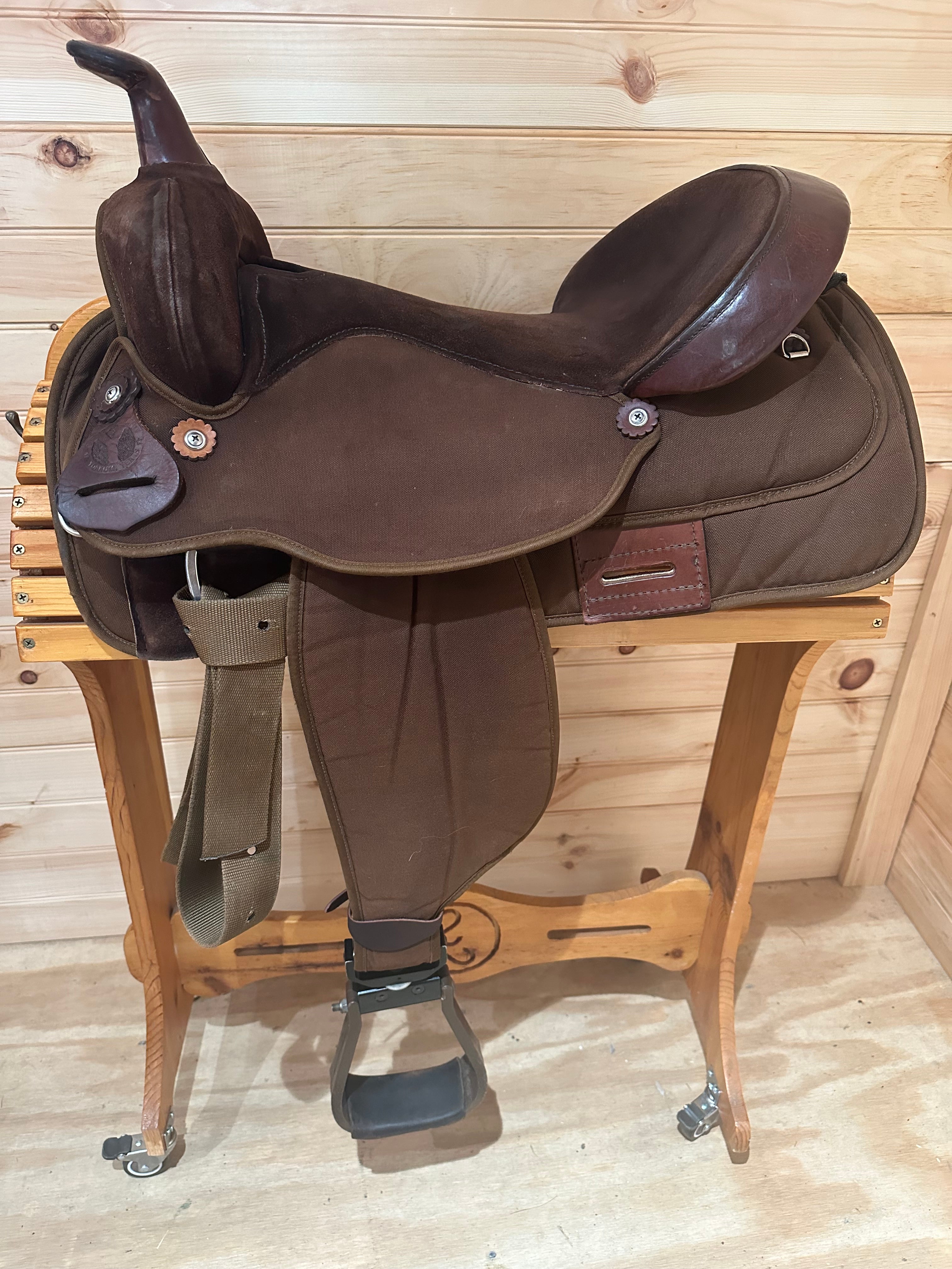 16” Circle Y Cordura Park & Trail Western Saddle Model 3011 The