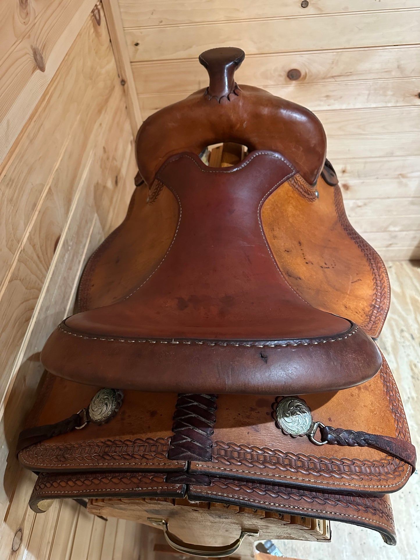 16” Circle Y Team Penner Western saddle model 2633