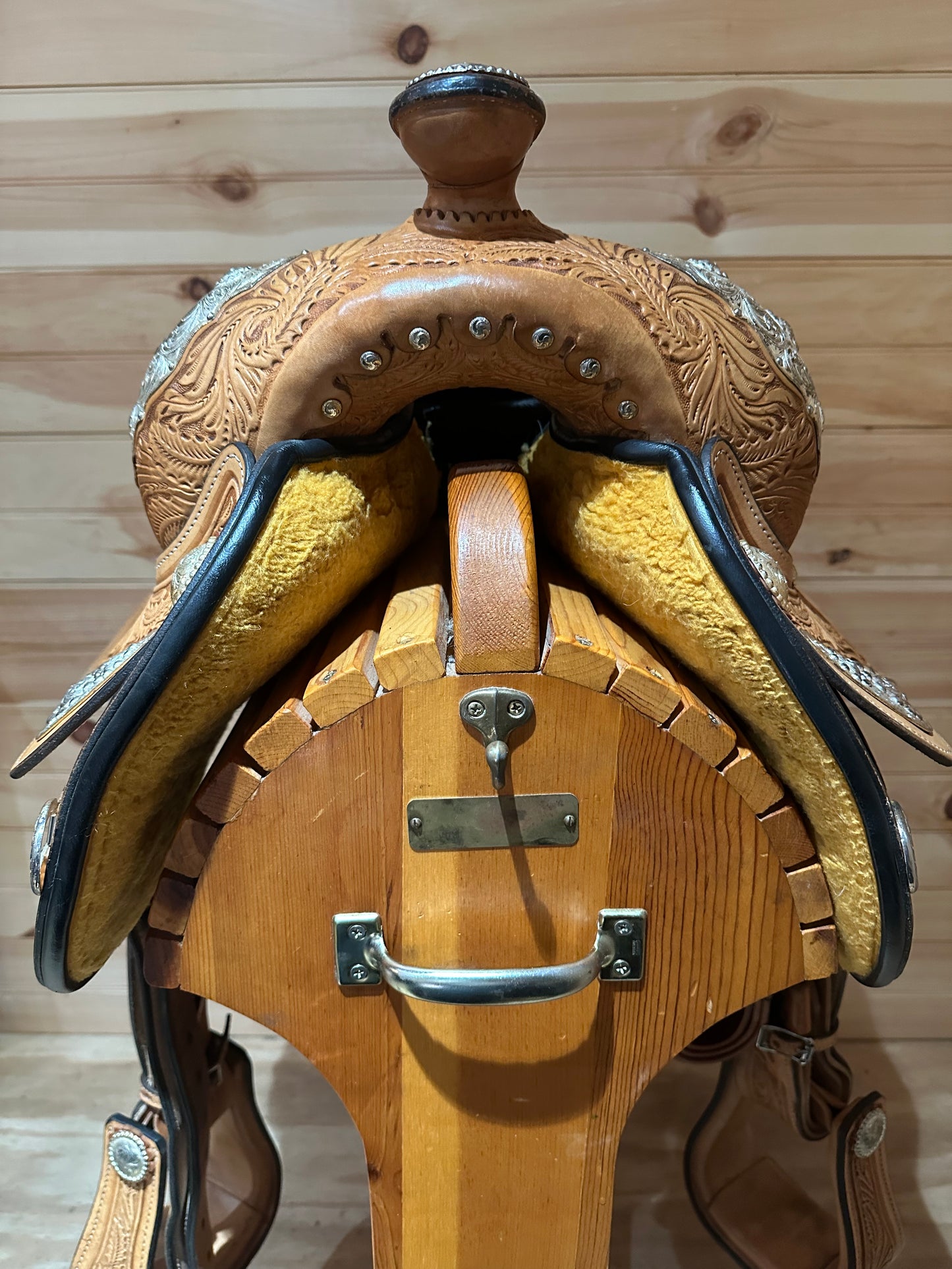 14.5” Circle Y Flex2 Silver Leaf Western Show Saddle Model 2836